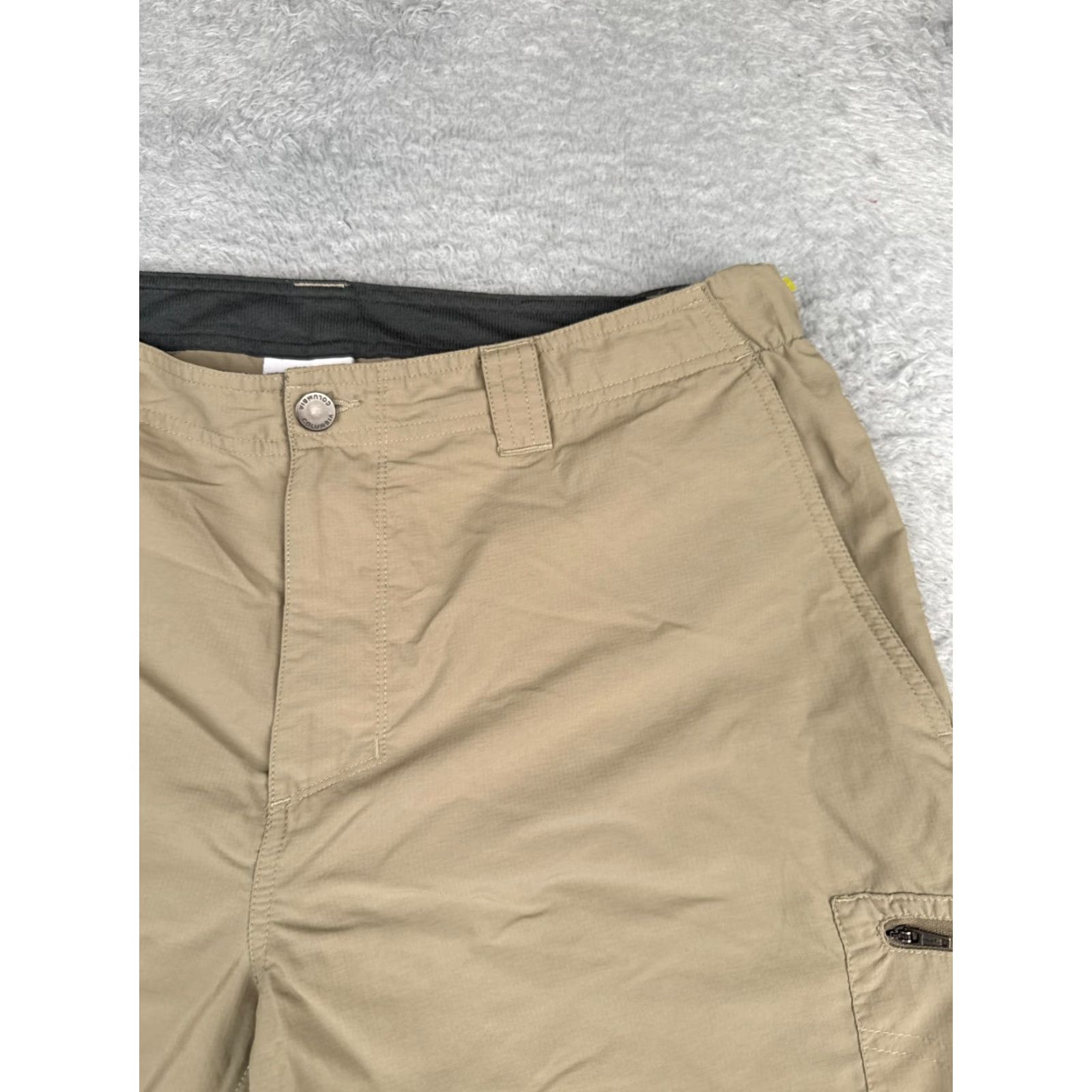 Vintage Columbia Shorts Mens 36 Beige Cargo Nylon Rip-Stop 36x10 Size US 36 / EU 52 - 5 Thumbnail