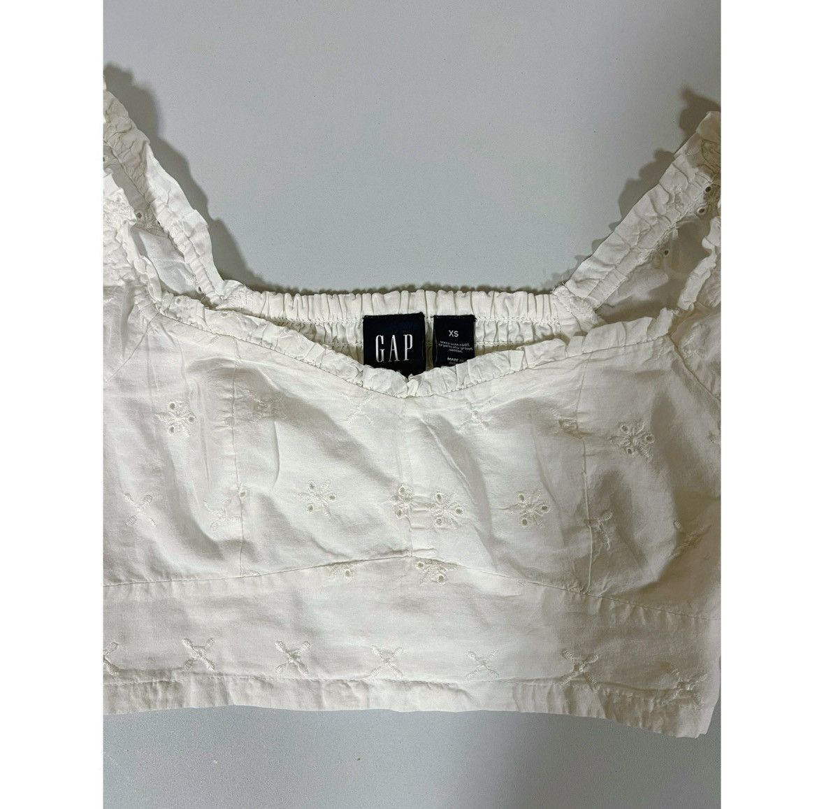 Gap Gap White Eyelet Floral Shirt Crop Top Blouse Size XS 🤍✨ Size XS / US 0-2 / IT 36-38 - 3 Thumbnail