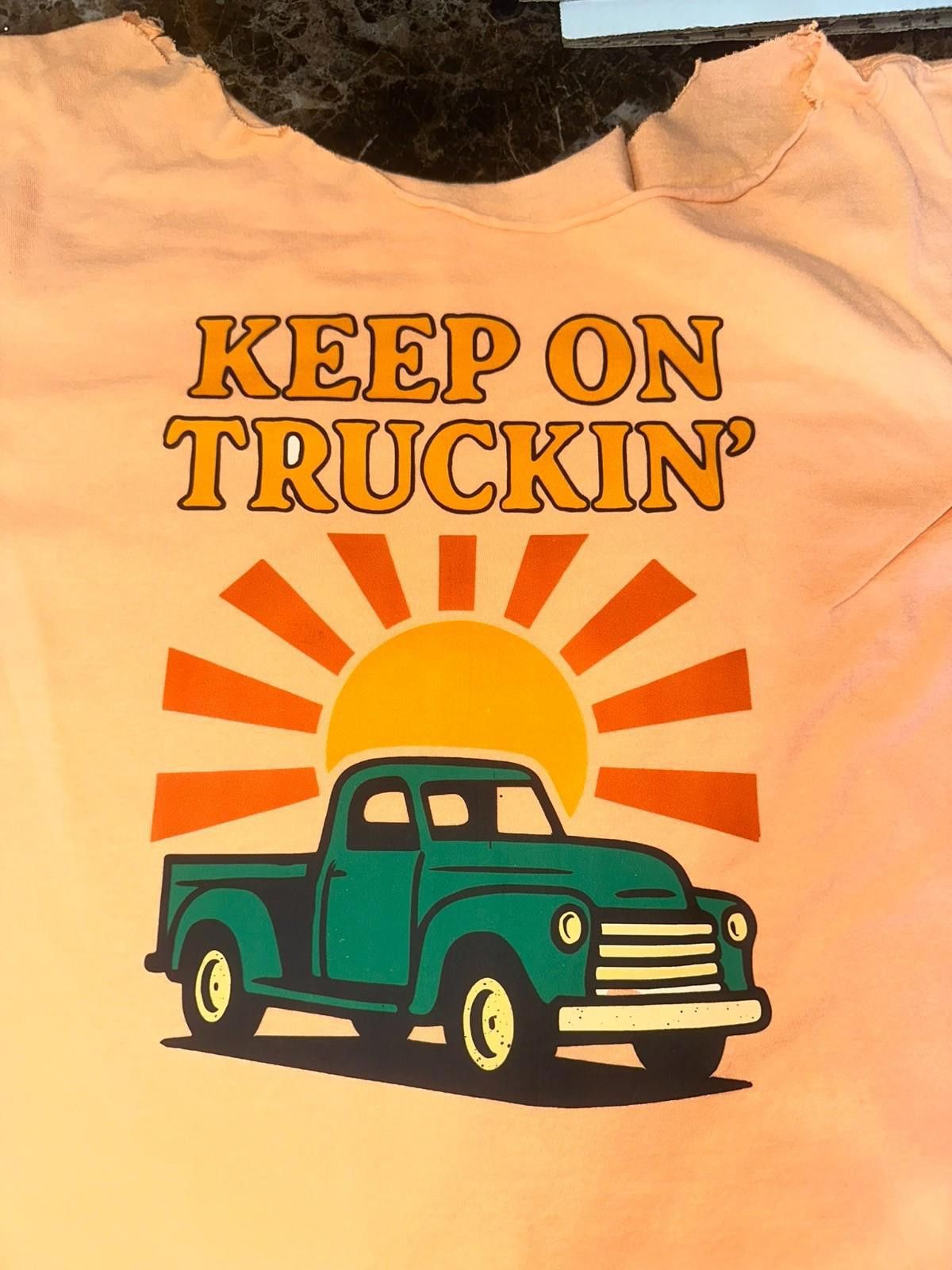 The Unbranded Brand Distressed Tee 2XL – Truckin’ Vibes, DIY Crop Style Size XXL / US 16-18 / IT 52-54 - 1 Thumbnail