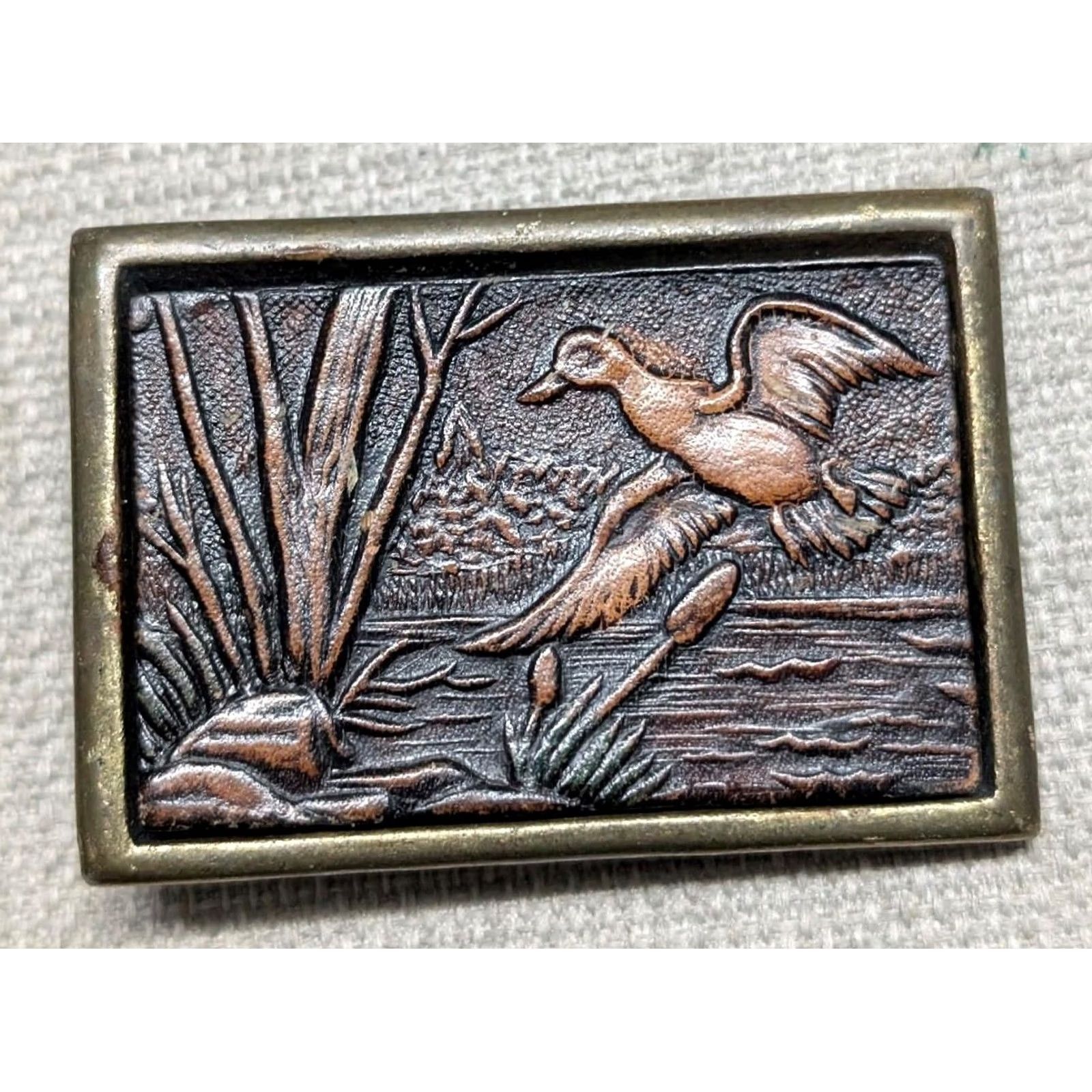 Vintage TOOLED belt buckle HANDCRAFTED leather 1970s vintage DUCKS hunting WESTERN brass belt buckle Men XS? Size ONE SIZE - 2 Thumbnail