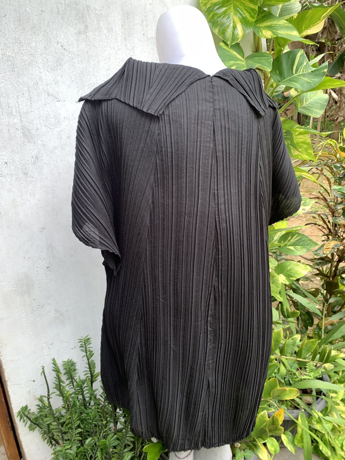 Japanese Brand Pleatsme Korea Black Shortsleeve Iconic Pleats Midi Dress Size ONE SIZE - 4 Thumbnail