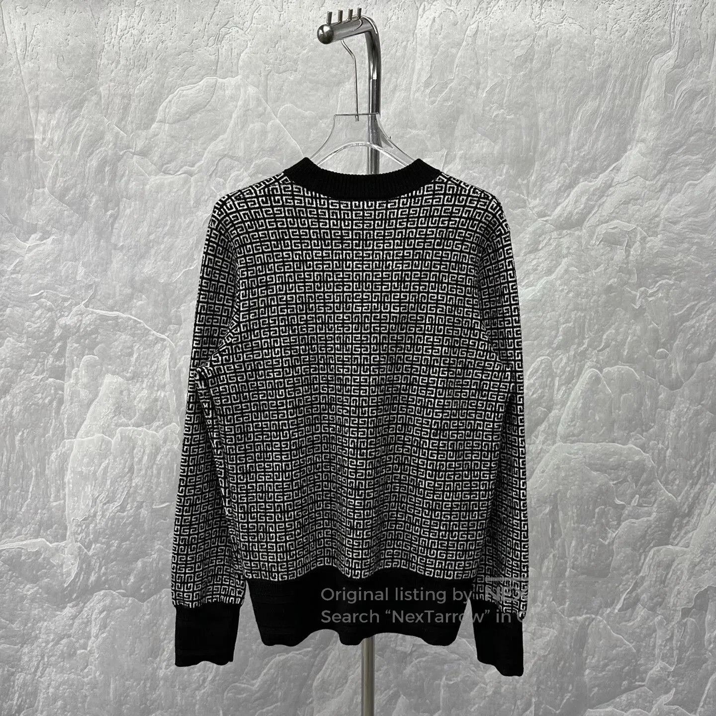 Givenchy givenchy logo knit wool sweater in black. Size XS / US 0-2 / IT 36-38 - 4 Thumbnail