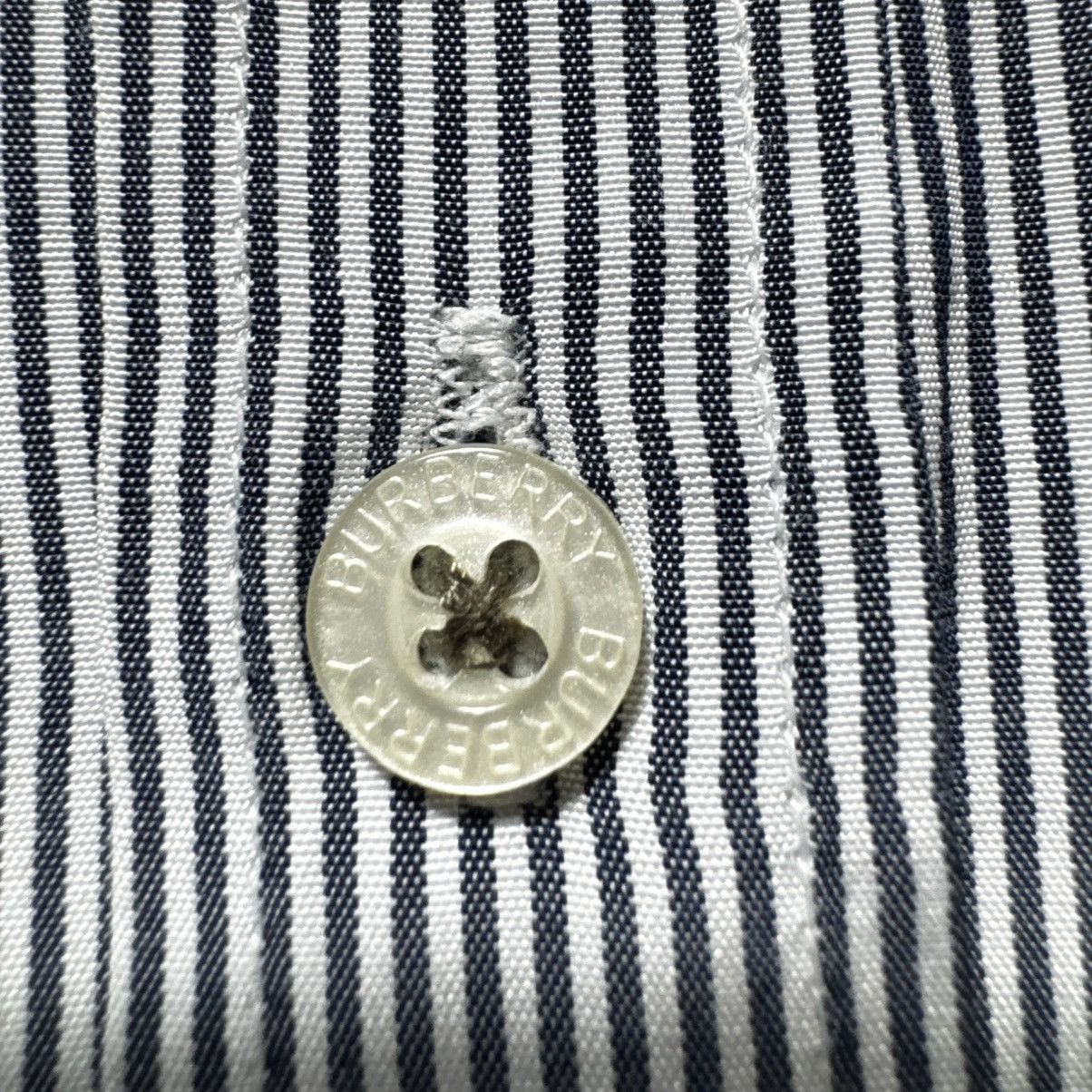 Burberry vintage burberry Signature plaid shirt with large logo. Size US M / EU 48-50 / 2 - 6 Thumbnail