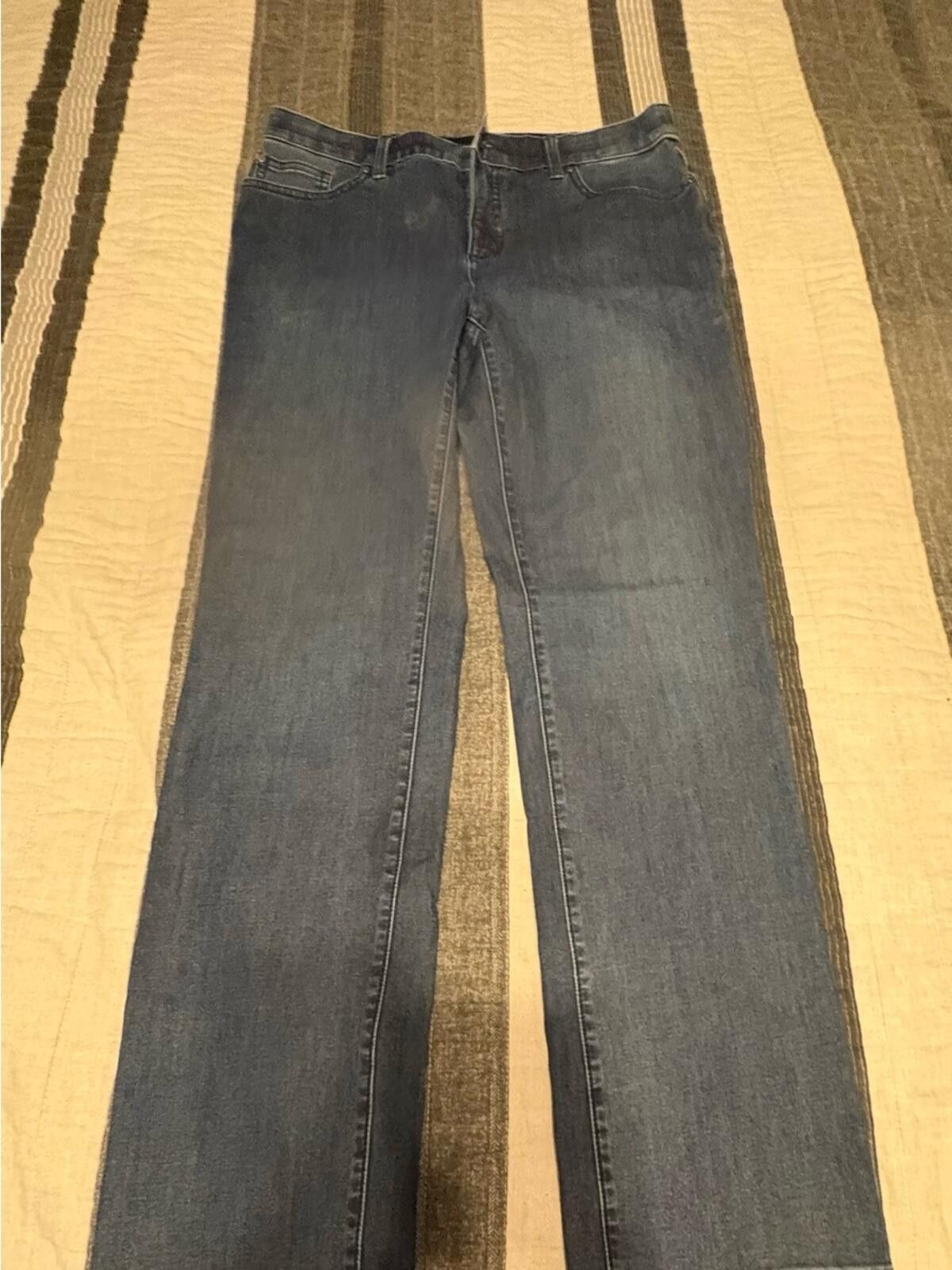 Chicos Chico’s fabulously slimming jeans Size 32" / US 10 / IT 46 - 1 Thumbnail