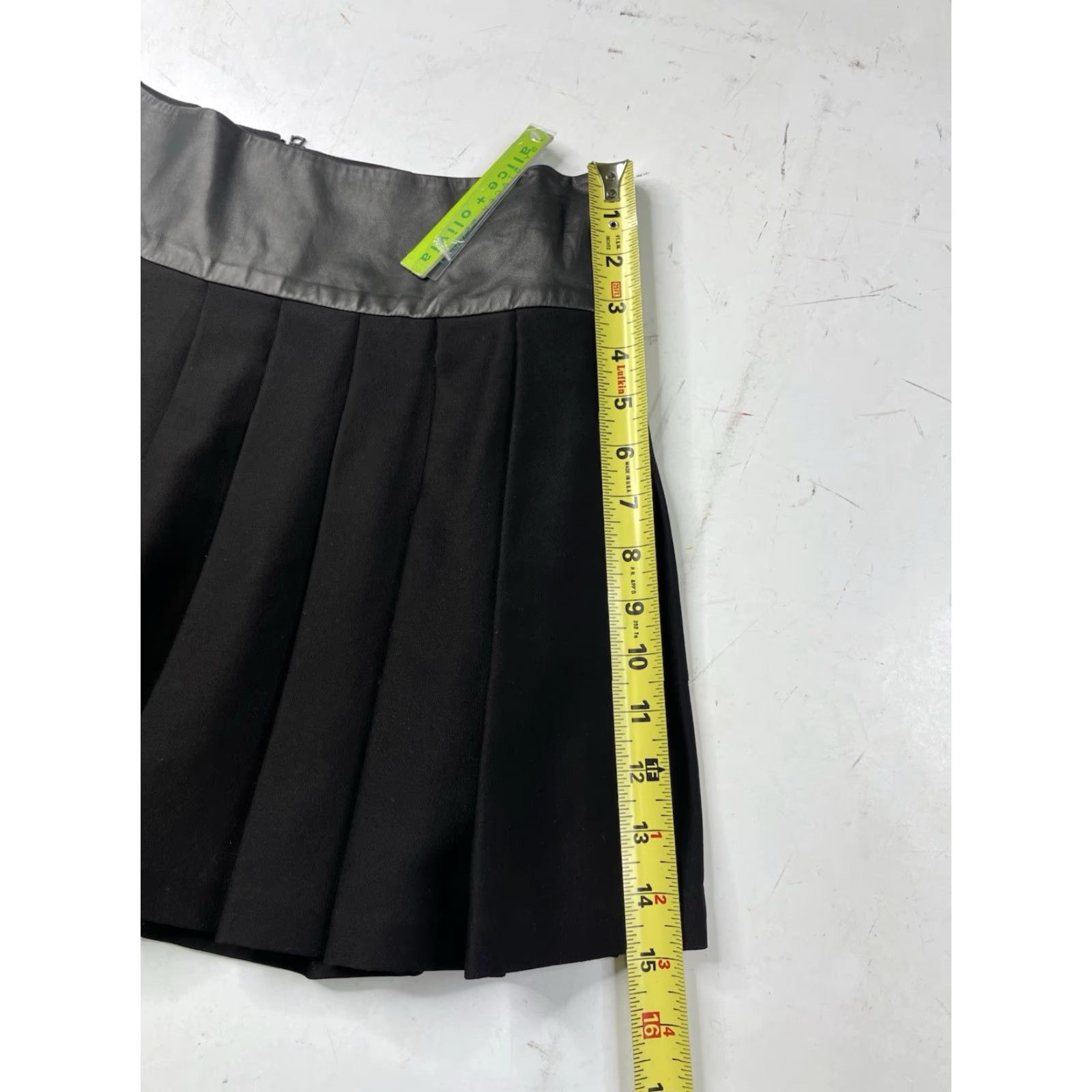 Alice + Olivia NWT Alice Olivia Skirt Womens 4 Black Lamb Leather Pleated Zip Mini 90s Gothic Biker Punk Rock Party/Cocktail Size 27" / US 4 / IT 40 - 2 Thumbnail