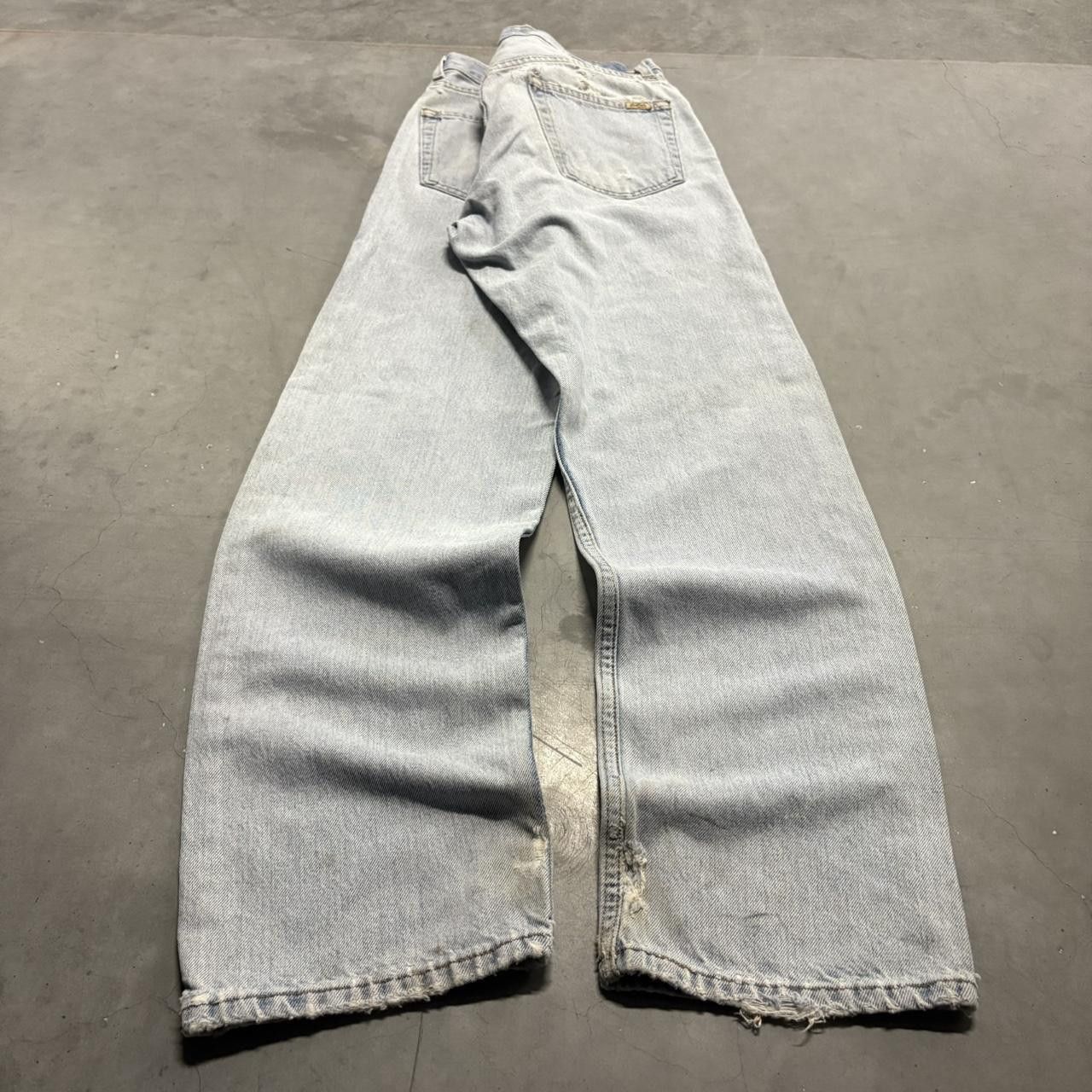 Vintage Crazy Vintage Y2K/2000s Levis Straight Fit Light Blue Wash Distressed denim Jeans! Size US 33 - 4 Thumbnail