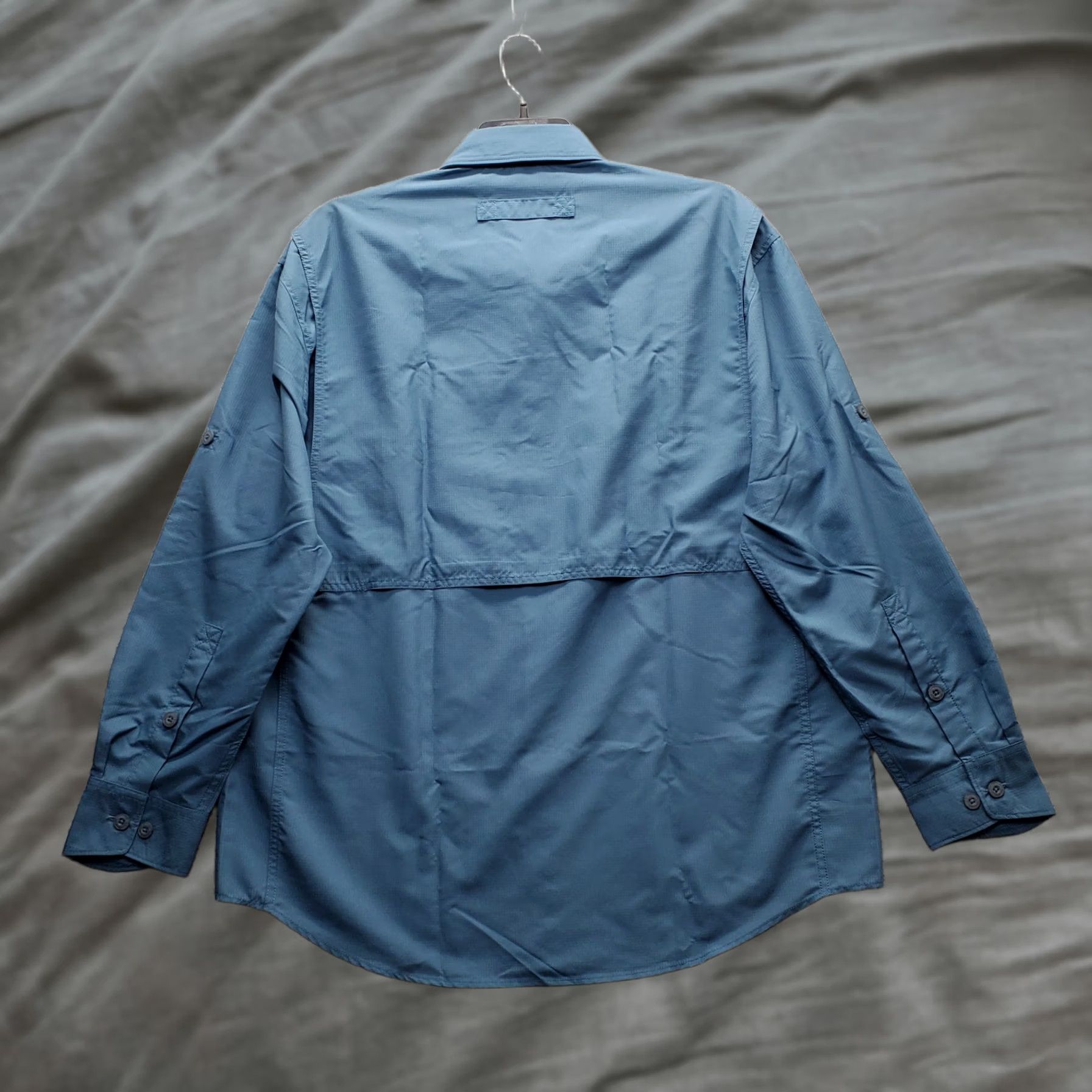 Vintage Duluth Mens Button-Up Hiking Fishing Shirt L Blue Lightweight Vent Breathable Pockets 100% Polyester Regular Size L Mens Size US L / EU 52-54 / 3 - 1 Thumbnail