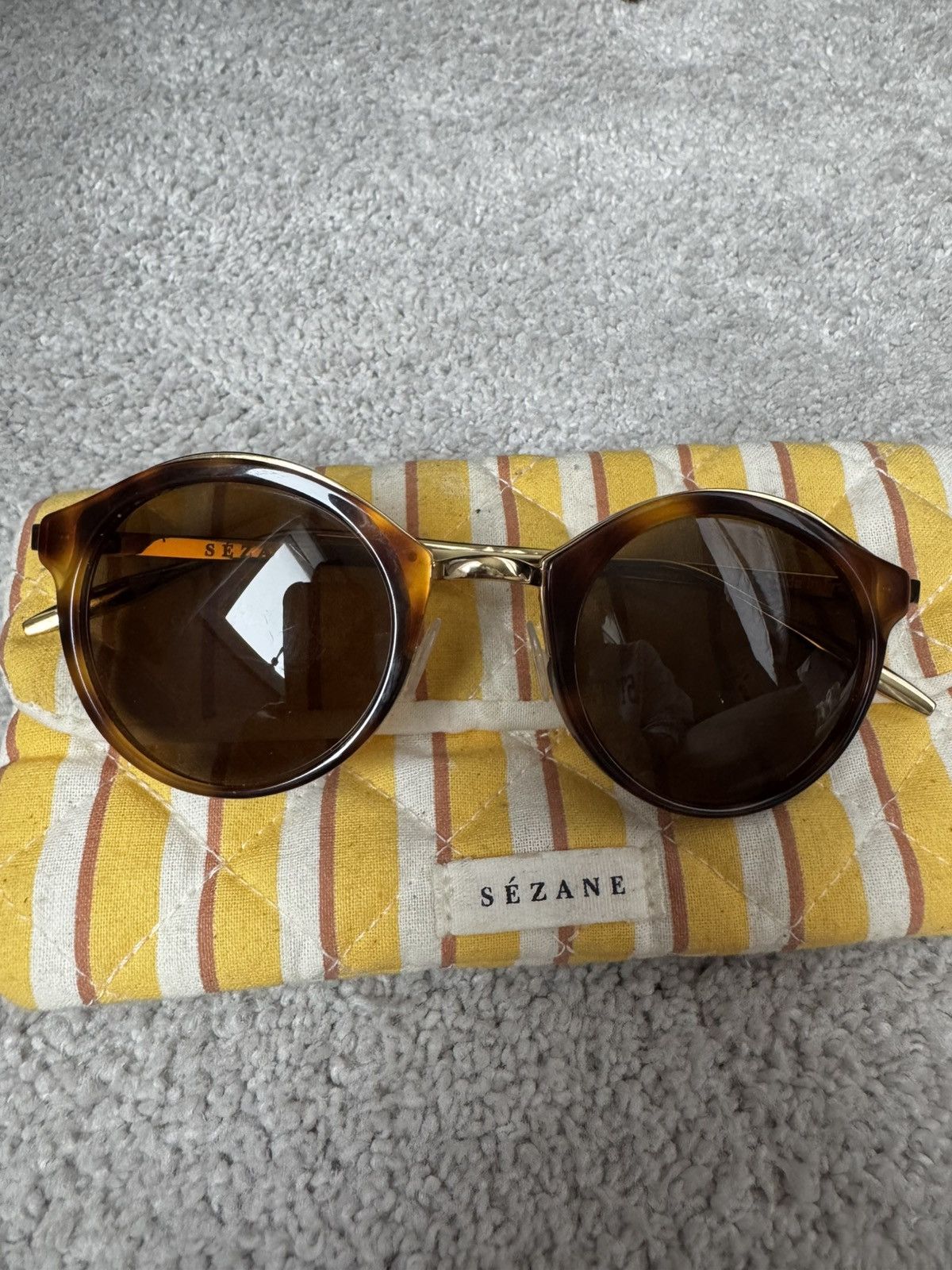 Sezane Tortoiseshell Round Glasses with Gold Frame