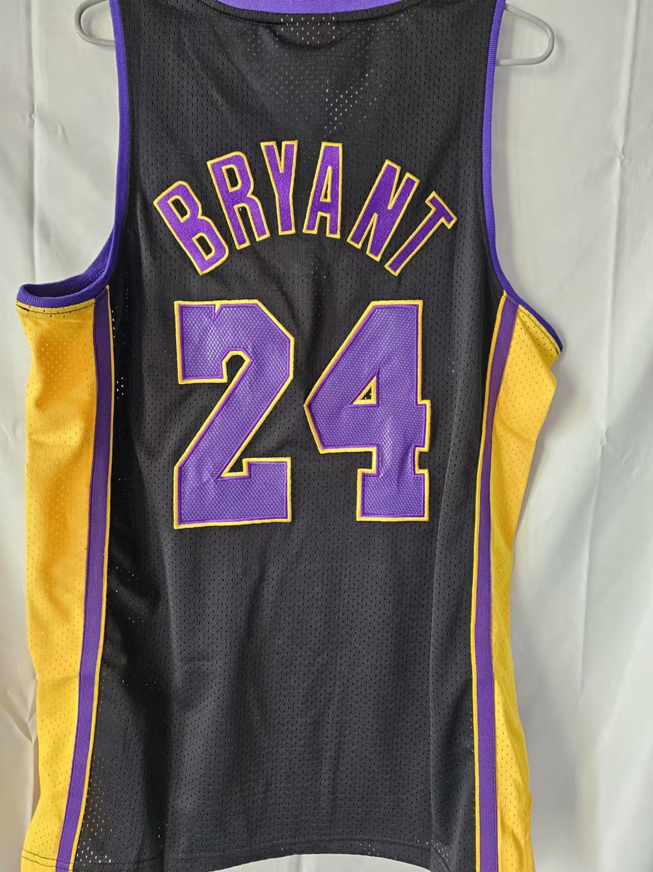 NBA Lakers #24 Kobe Bryant Jersey Black XL Size US XL / EU 56 / 4 - 2 Thumbnail