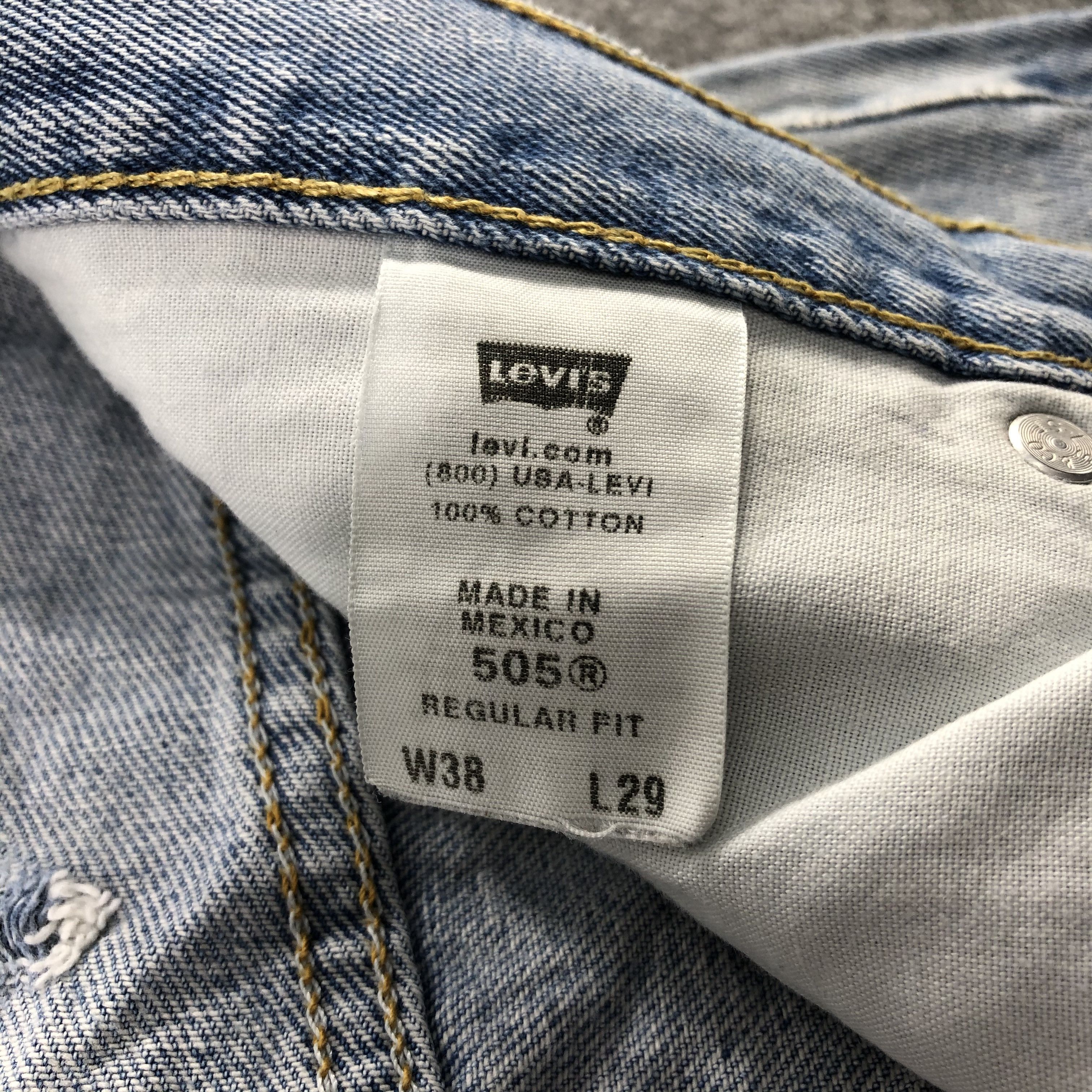 Levi's × Vintage Vintage Light Wash Levis 505 Jeans-JM1944 Size US 39 - 10 Thumbnail