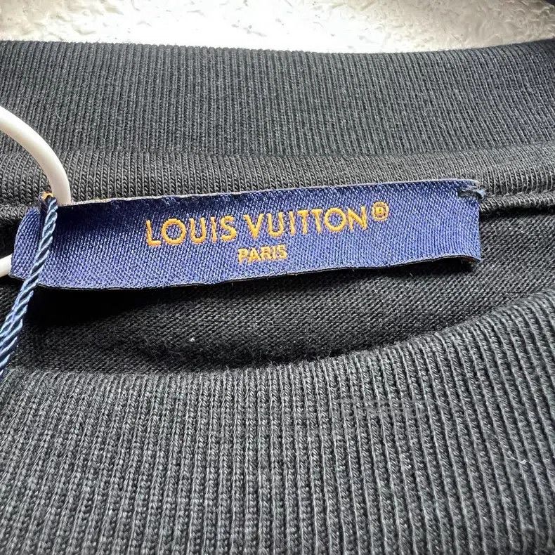 Louis Vuitton Louis Vuitton SS25 Black Chest Water Ripple Letter Logo Pr Size US L / EU 52-54 / 3 - 3 Thumbnail