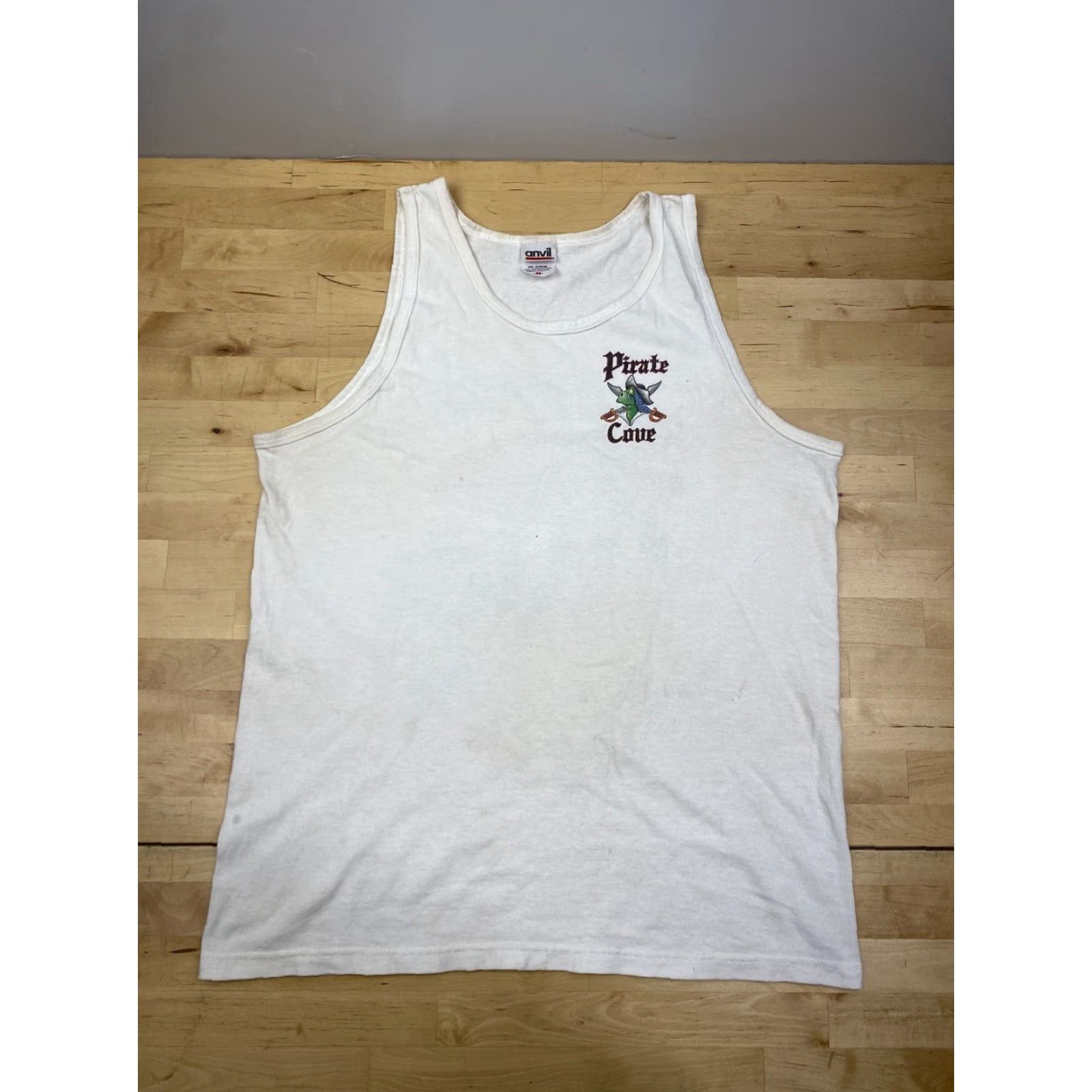Anvil VINTAGE Anvil White Cotton Graphic Tee Tank Top Pirate Cove on the River M 1990s Beach Boys Womens Men? Size US M / EU 48-50 / 2 - 2 Thumbnail