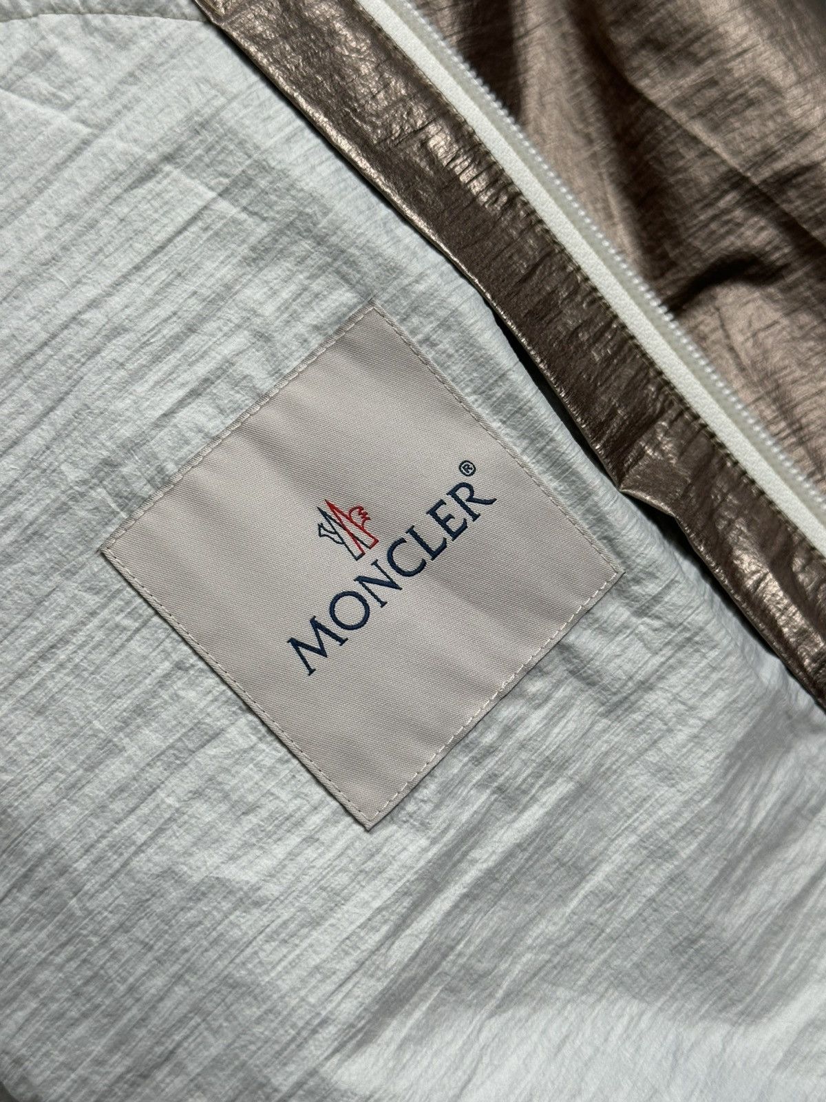 Moncler Moncler - Eschamali Giubbotto - Hooded Metallic Jacket Size M / US 6-8 / IT 42-44 - 15 Thumbnail