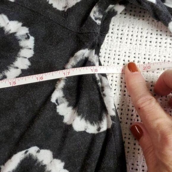 Michael Kors Michael Kors Tye Dyed Black & White Pullover Sz. S Blouse Tu Size S / US 4 / IT 40 - 8 Thumbnail