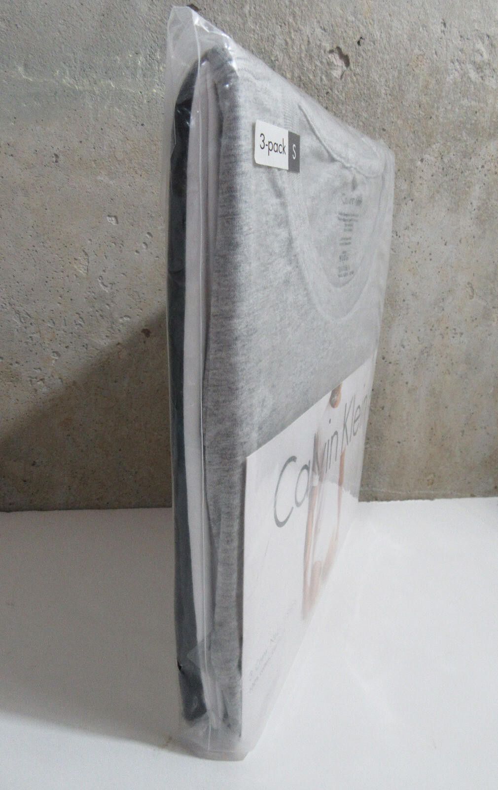 Calvin Klein Calvin Klein Mens Classic Fit T-Shirt 3 Pack Size Small NWT Size US S / EU 44-46 / 1 - 4 Thumbnail