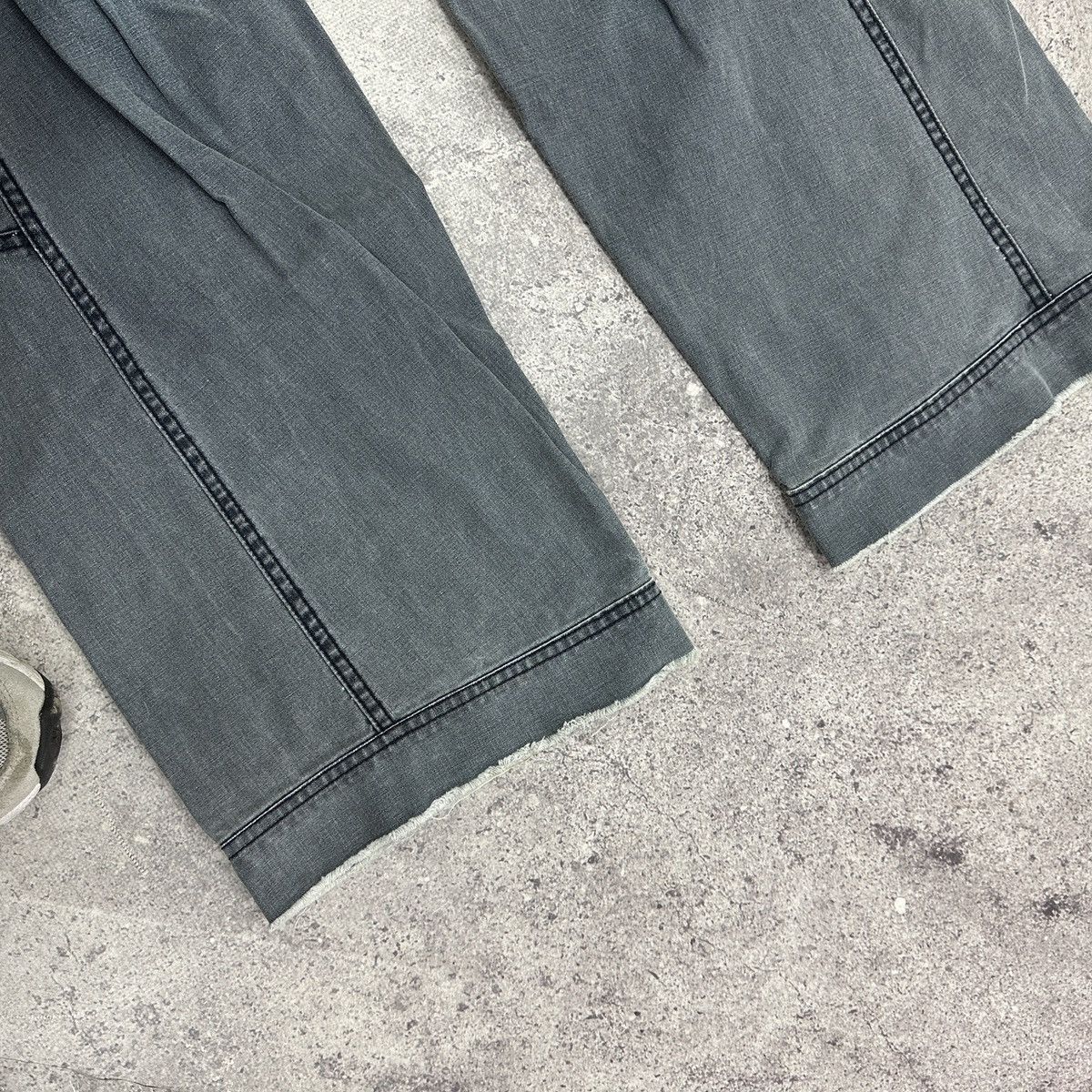 Helly Hansen Vintage 90s Helly Hansen Cargo washed distressed jeans y2k Size US 33 - 11 Thumbnail