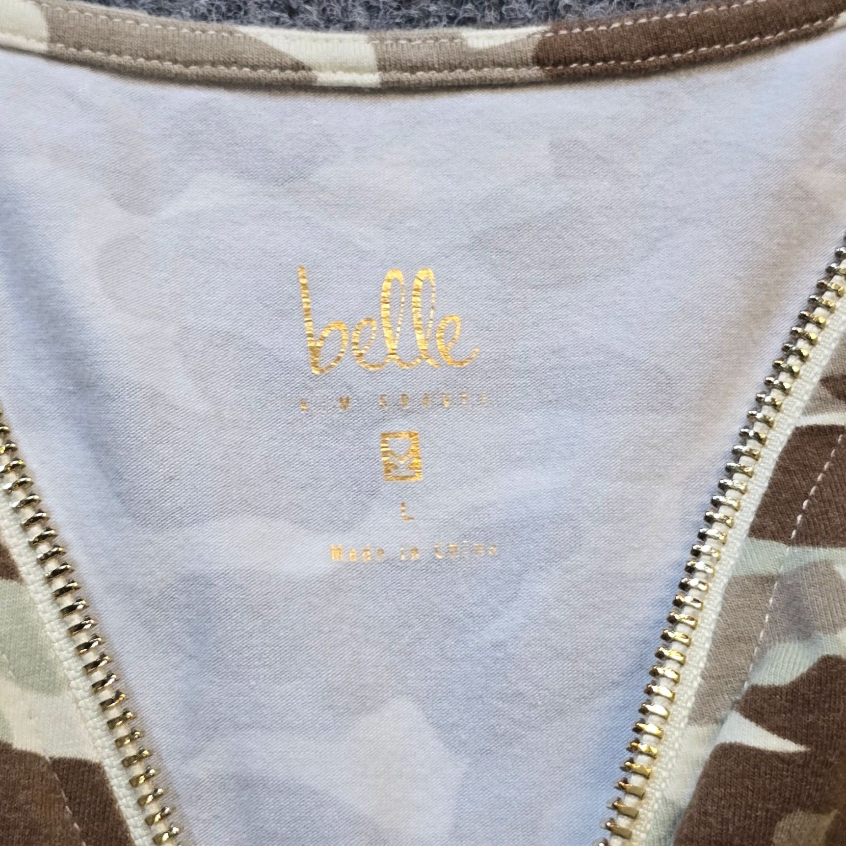 Vintage Belle Kim Gravel Top Women Large Green Brown Camo Stretchy Shirt V Neck Capsule Shirt Green Women L Camouflage V-Neck Zipper Size L / US 10 / IT 46 - 3 Thumbnail