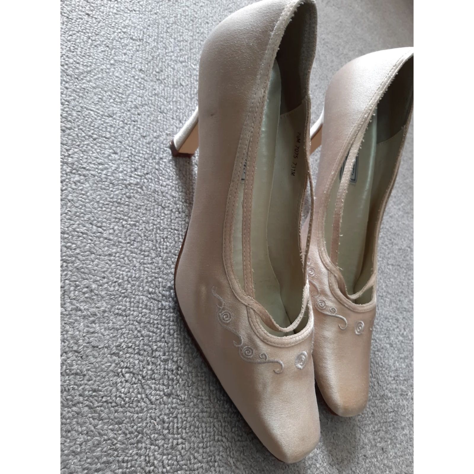 Vintage Rene Mancini Womens Dress Heels Pump Slip On 7.5 Leather Sole 3" High Beige Pattern Solid Almond Toe Womens Shoes Size M / US 6-8 / IT 42-44 - 3 Thumbnail