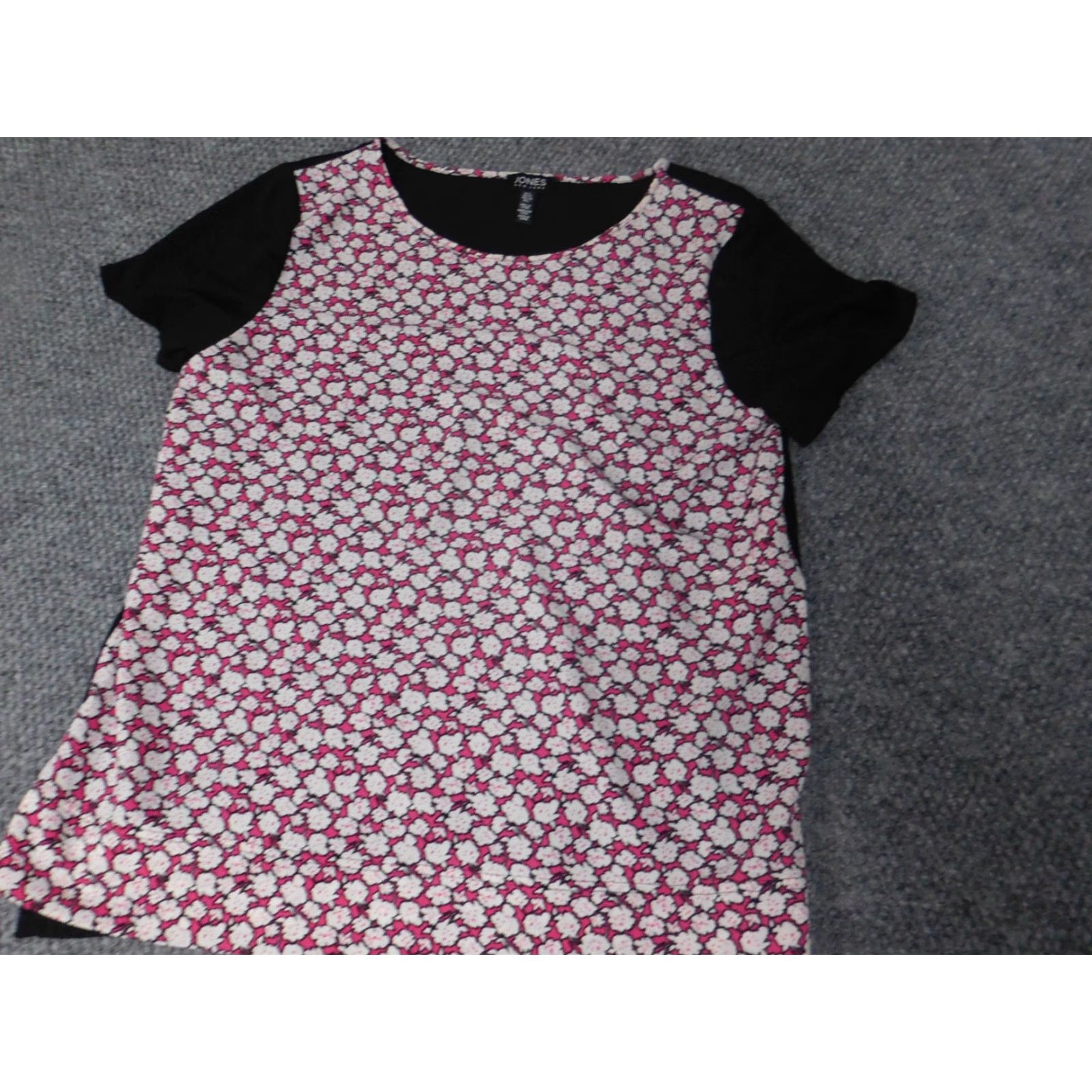 Jones New York Jones New York Womens Blouse L Red Floral Cap Sleeve Crew Neck Top Blouse Womens Size L / US 10 / IT 46 - 2 Thumbnail