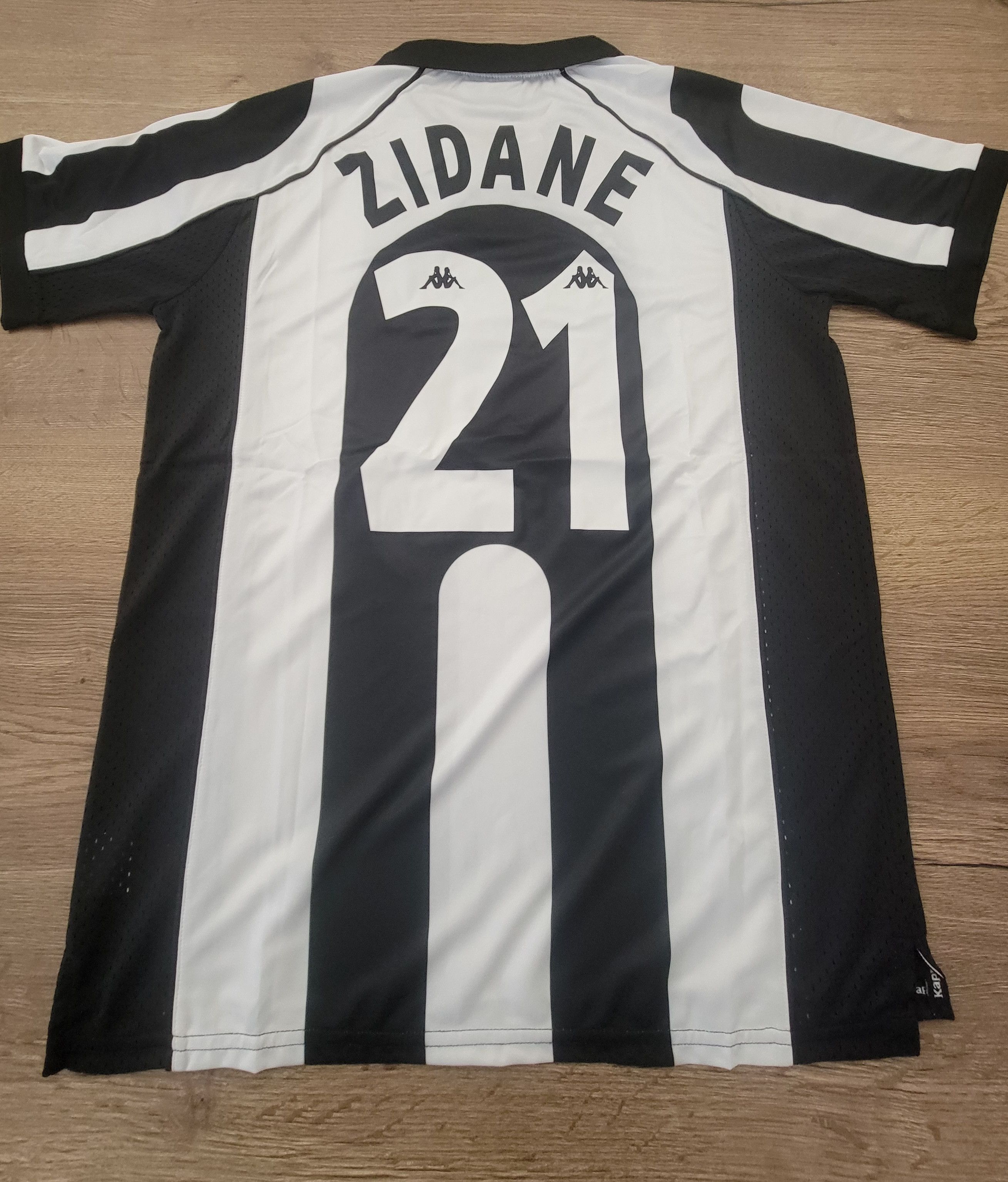 Other 1997-1998 juventus Zidane 21 soccer camiseta jersey Size US L / EU 52-54 / 3 - 1 Thumbnail
