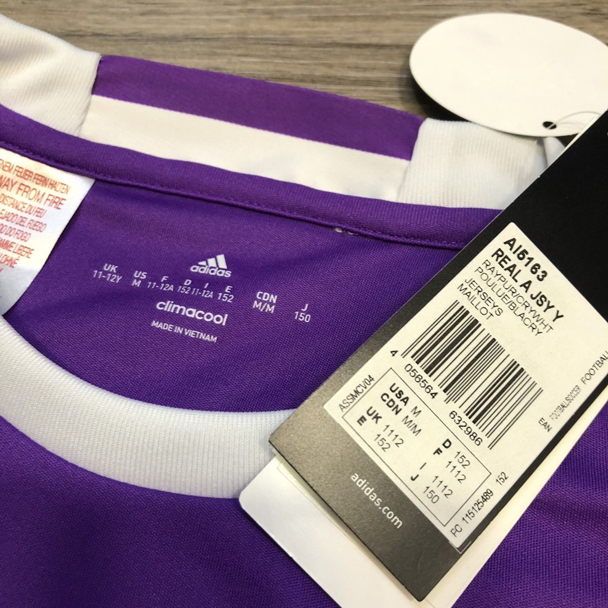 Other Real Madrid 16/17 away shirt #7 Ronaldo (Bnwt) youth Size US XXS / EU 40 - 6 Thumbnail