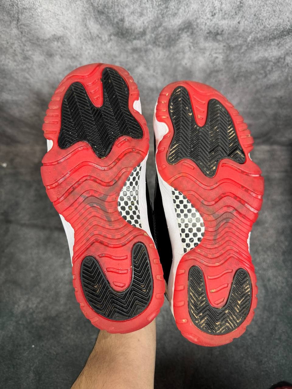 Jordan Brand Size 7 | Jordan 11 Bred Box | Pre-Owned Size US 7 / EU 40 - 5 Thumbnail
