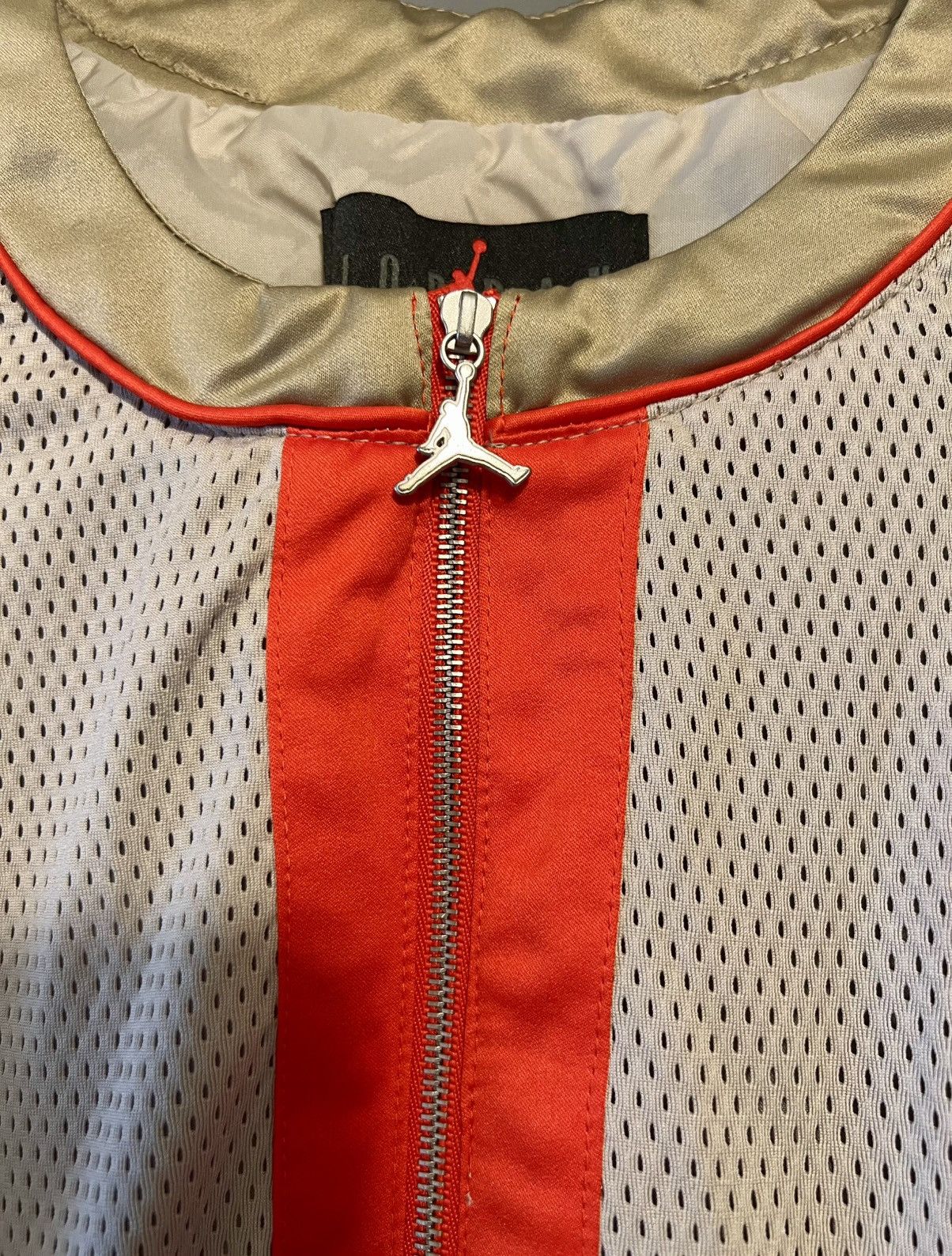 Jordan Brand Authentic Jordan New Classics Capsule women’s dress khaki M Size M / US 6-8 / IT 42-44 - 4 Thumbnail