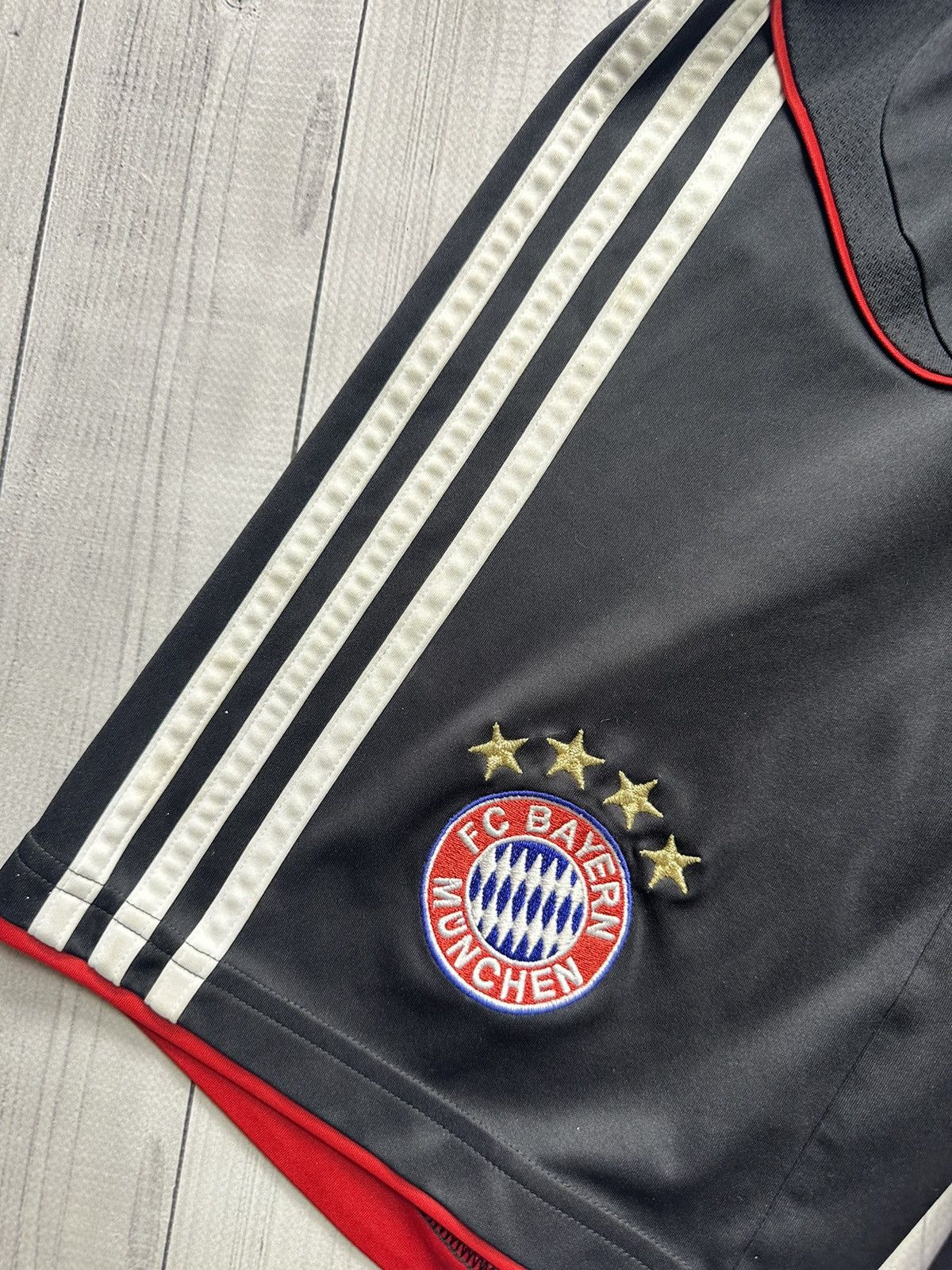 Adidas × Vintage Vintage adidas Bayern Munich soccer shorts size S black Size US 30 / EU 46 - 2 Thumbnail