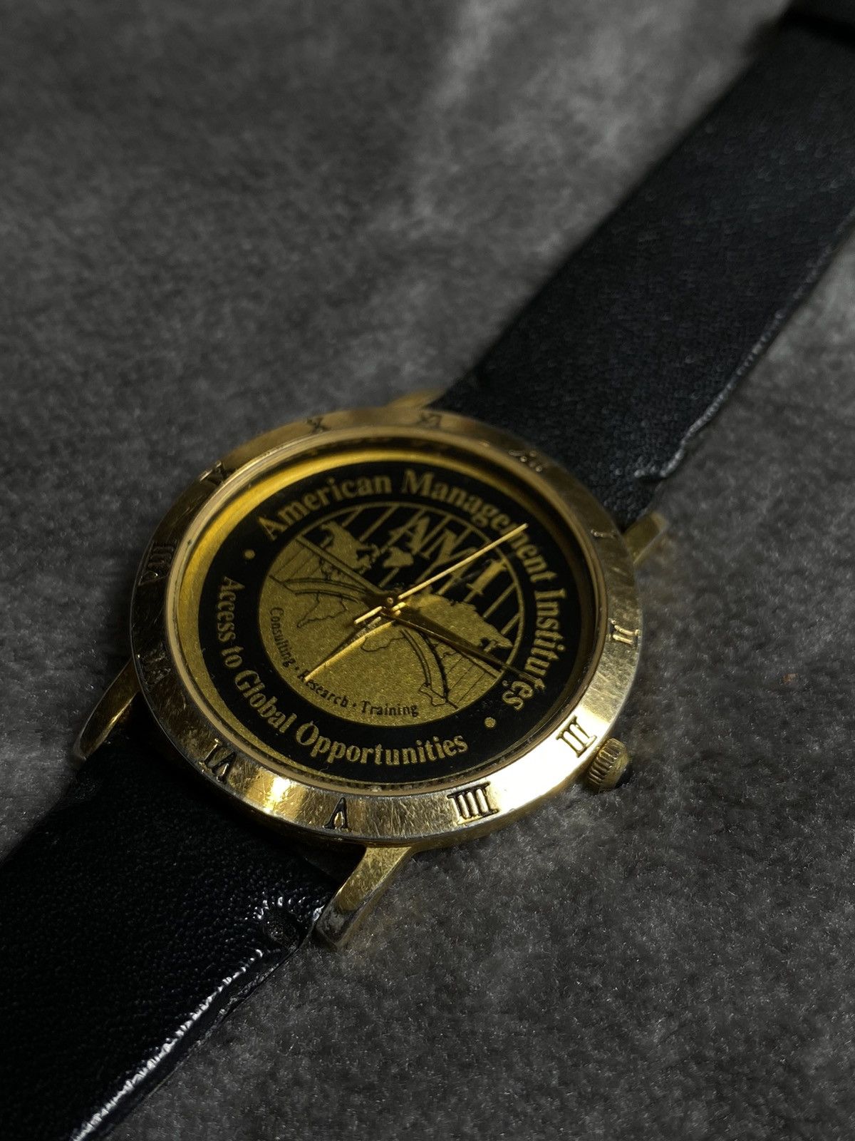 Vintage Futuristic Vintage Japan Style Watch Work 100% Black & Gold Size ONE SIZE - 1 Thumbnail