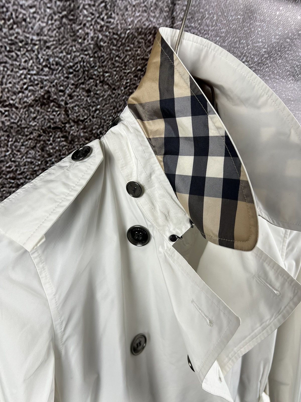 Burberry × Designer Burberry London women’s short Trench Coat double breasted Size XS / US 0-2 / IT 36-38 - 14 Thumbnail