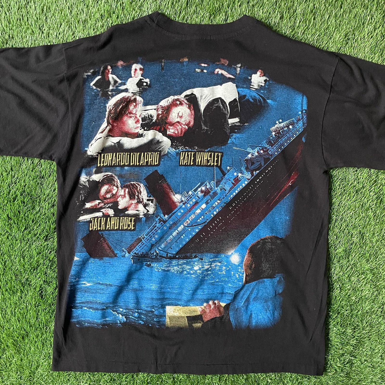 Vintage Titanic Jack & Rose All Over Tee Size US XL / EU 56 / 4 - 2 Thumbnail