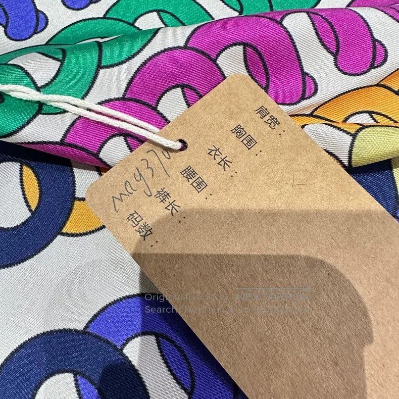 Chanel Chanel Rainbow slogan letter silk scarf Size ONE SIZE - 5 Thumbnail