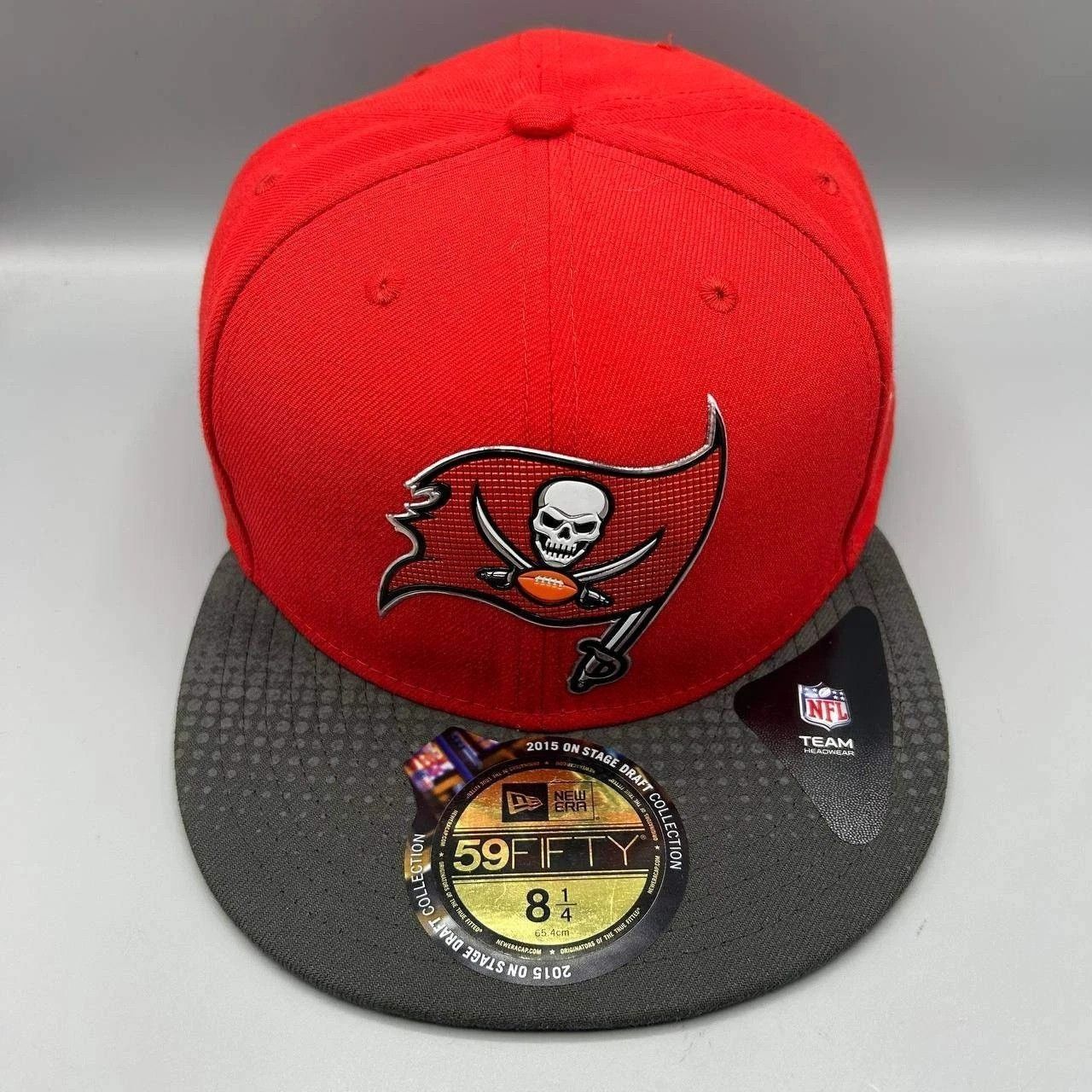 New Era Tampa Bay Buccaneers Hat Men 8 1/4 Red NFL Fitted Cap Size ONE SIZE - 1 Thumbnail