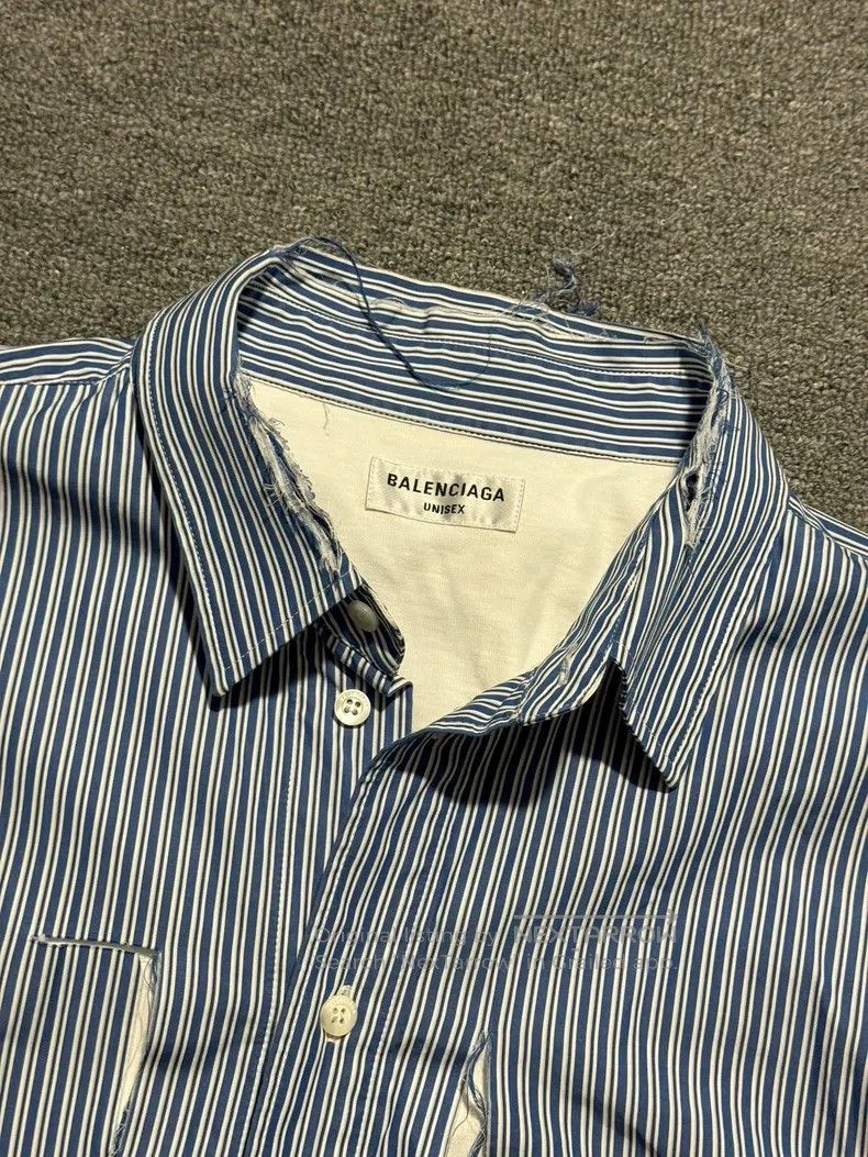 Balenciaga Balenciaga Large Destroyed Blue Striped Fake Two-piece Lon Size XXS / US 00 / IT 34 - 5 Thumbnail