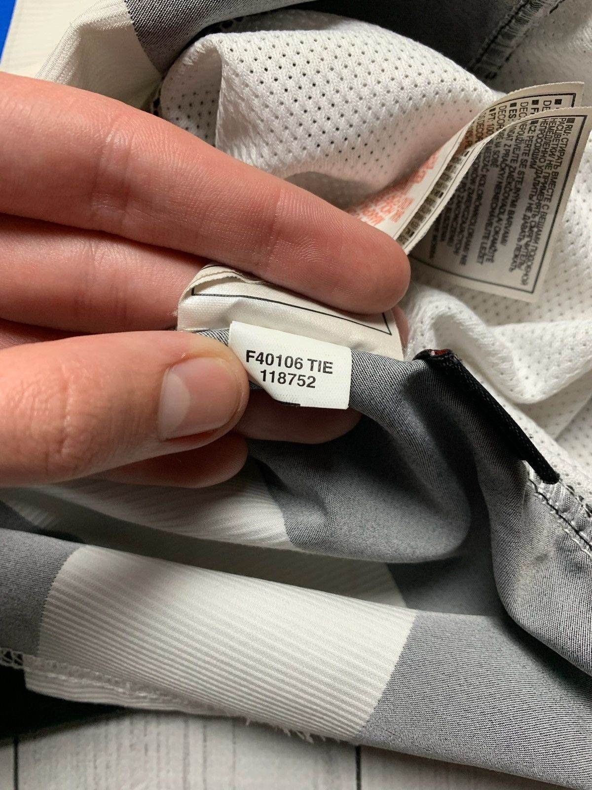 Nike × Vintage Vintage Nike Juventus soccer jersey size L logo Size US L / EU 52-54 / 3 - 10 Thumbnail