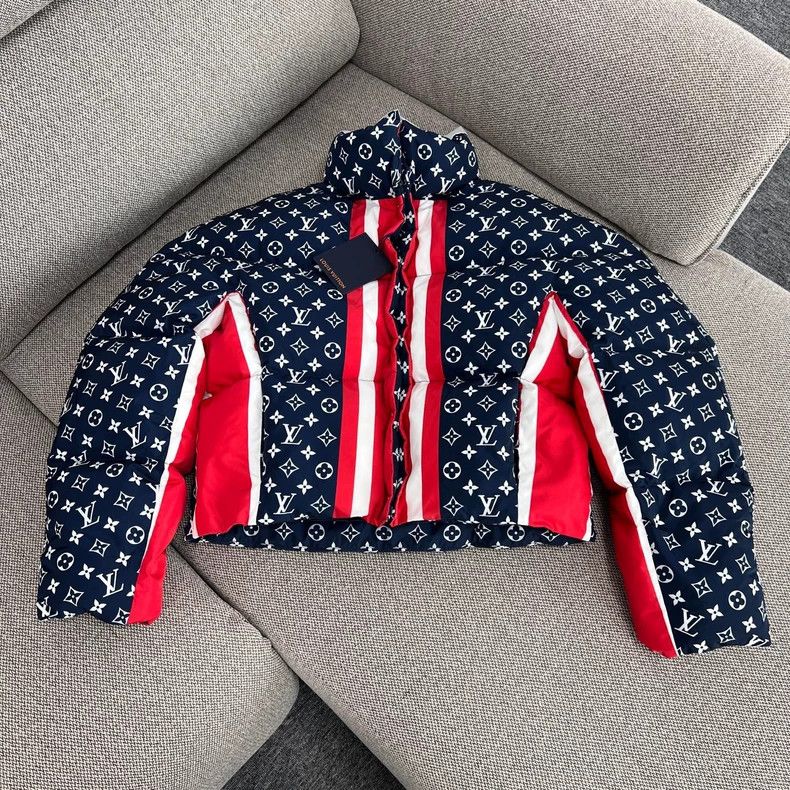 Louis Vuitton Louis Vuitton New logo full print standing collar single b Size XS / US 0-2 / IT 36-38 - 1 Thumbnail