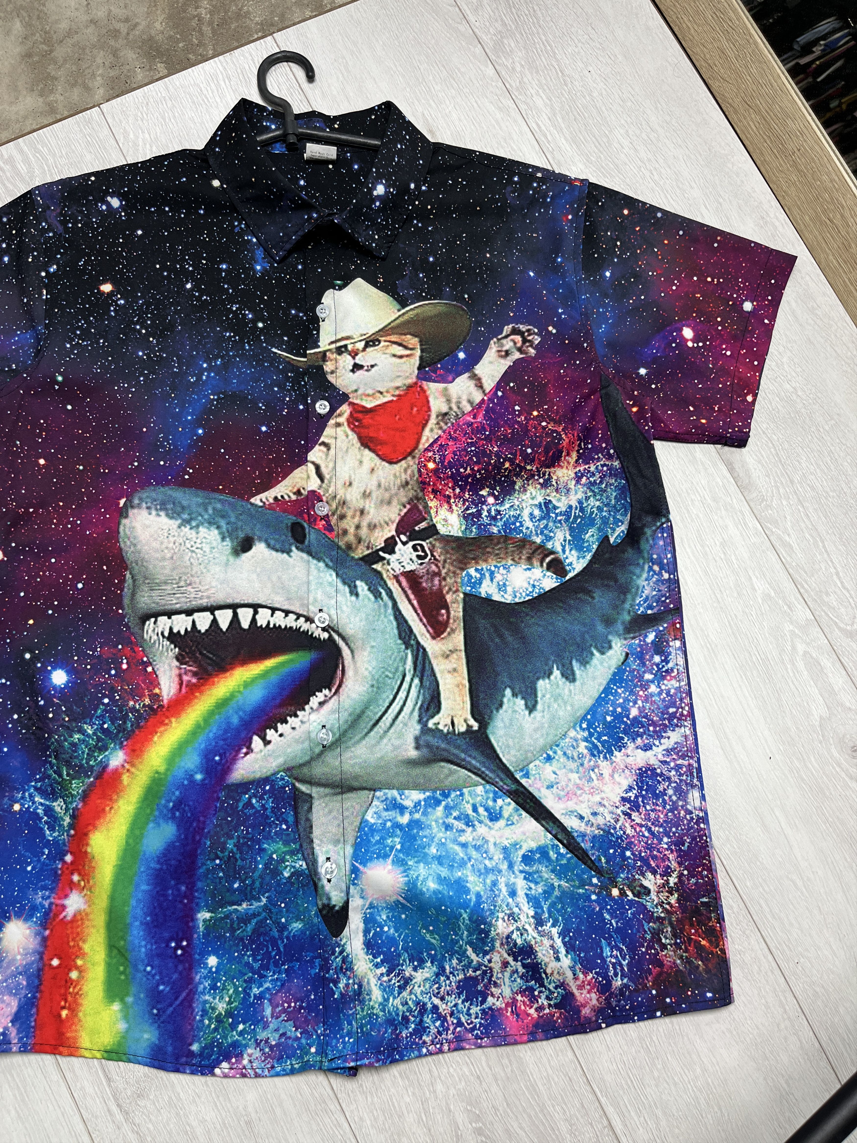 Other 2010s CAT RIDING SHARK RAINBOW GALAXY BUTTON UP SHIRT - 826 Size US M / EU 48-50 / 2 - 2 Thumbnail