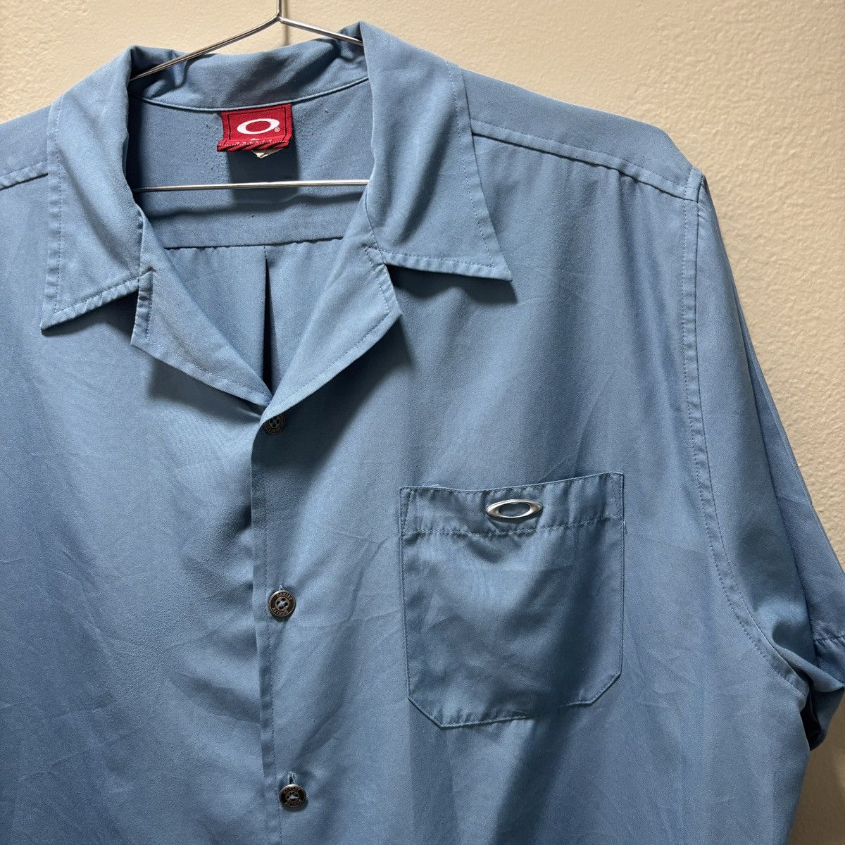 Oakley × Vintage Oakley Light Blue Metal Emblem Logo Button Up Size US L / EU 52-54 / 3 - 2 Thumbnail