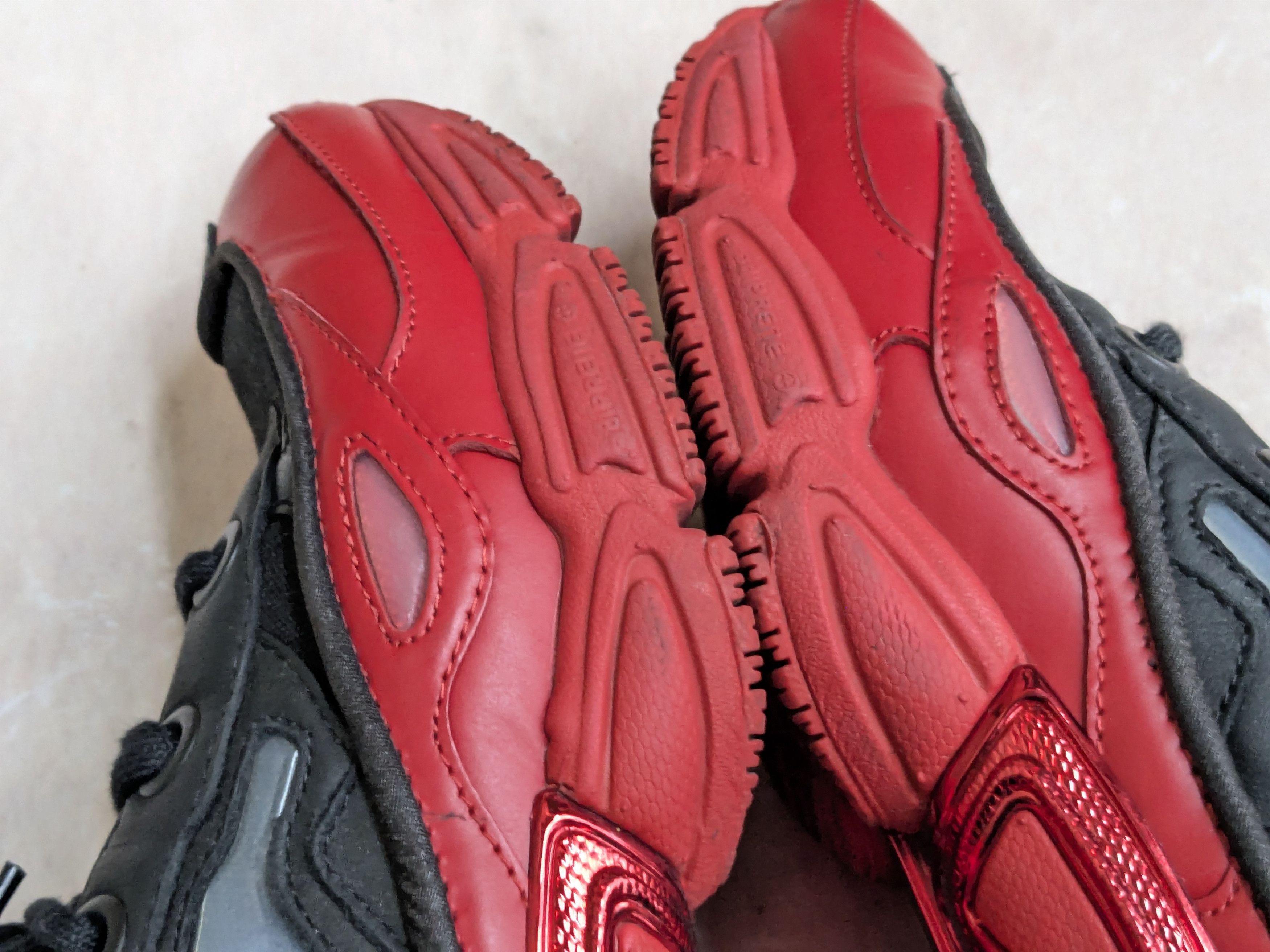 Raf Simons Adidas Raf Simons Ozweego 3 Black Scarlet DA8775 Black 7 Size US 7 / EU 40 - 6 Thumbnail