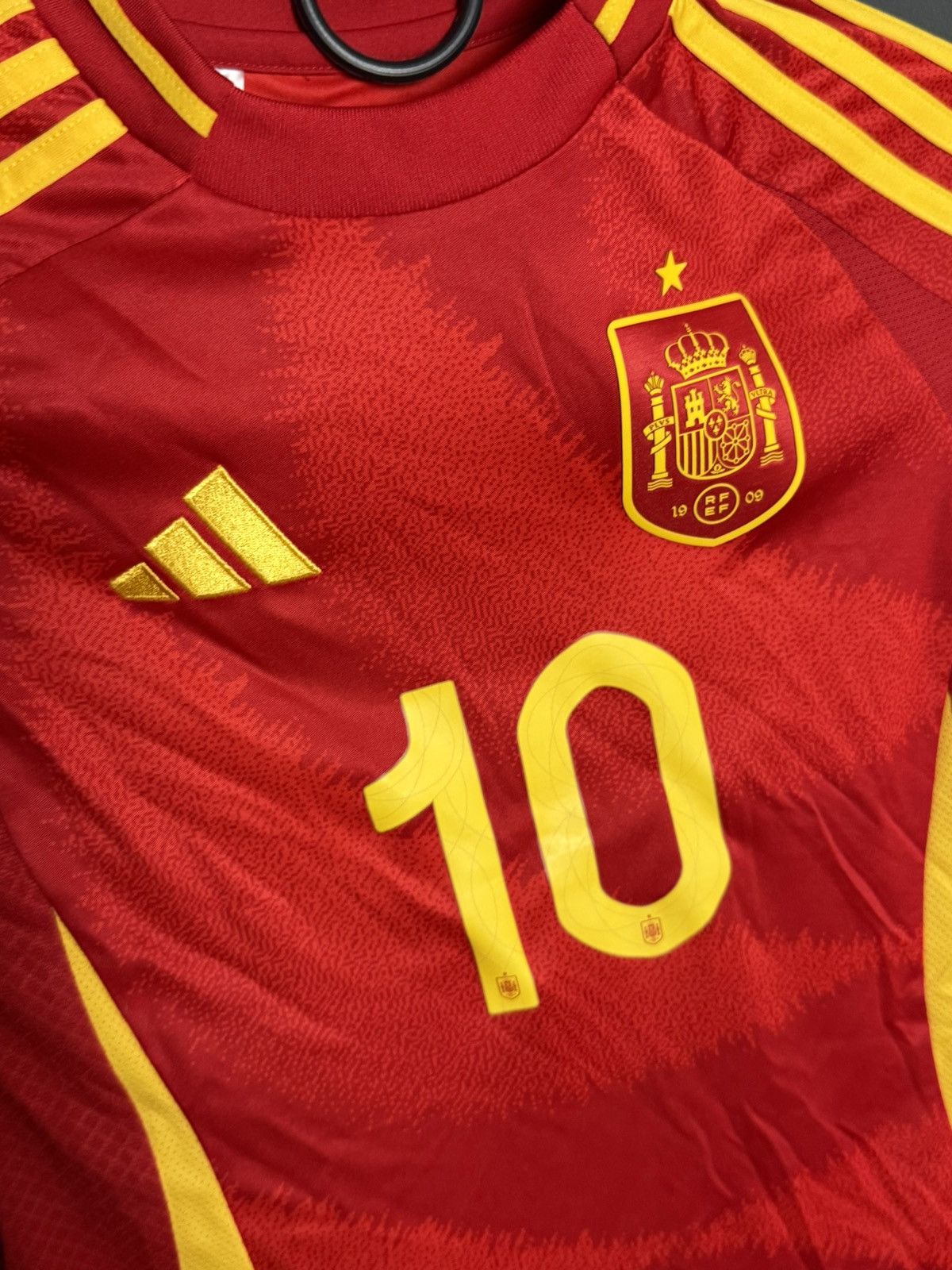 Adidas New KIDS Spain 24/25 Home Olmo Football Jersey T-Shirt Size US XS / EU 42 / 0 - 4 Thumbnail