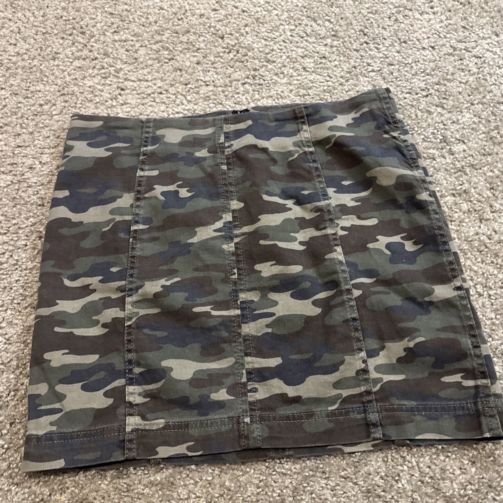 Free People Free People Skirt Women’s Size 8 Green Camo Camouflage Pencil Womens Size 30" / US 8 / IT 44 - 2 Thumbnail