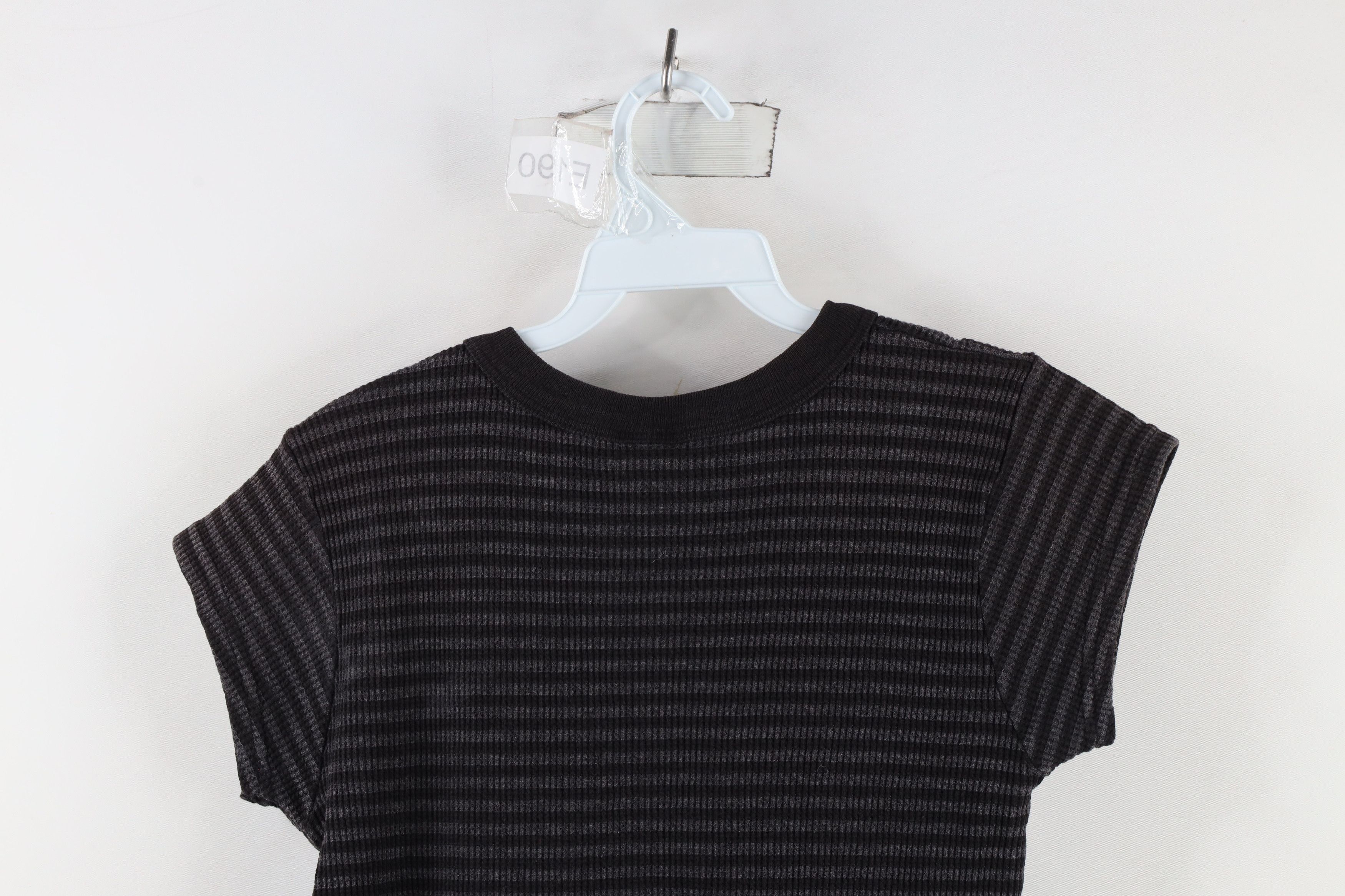 Vintage Vintage 90s Streetwear Waffle Knit Cropped T-Shirt USA Size M / US 6-8 / IT 42-44 - 8 Thumbnail