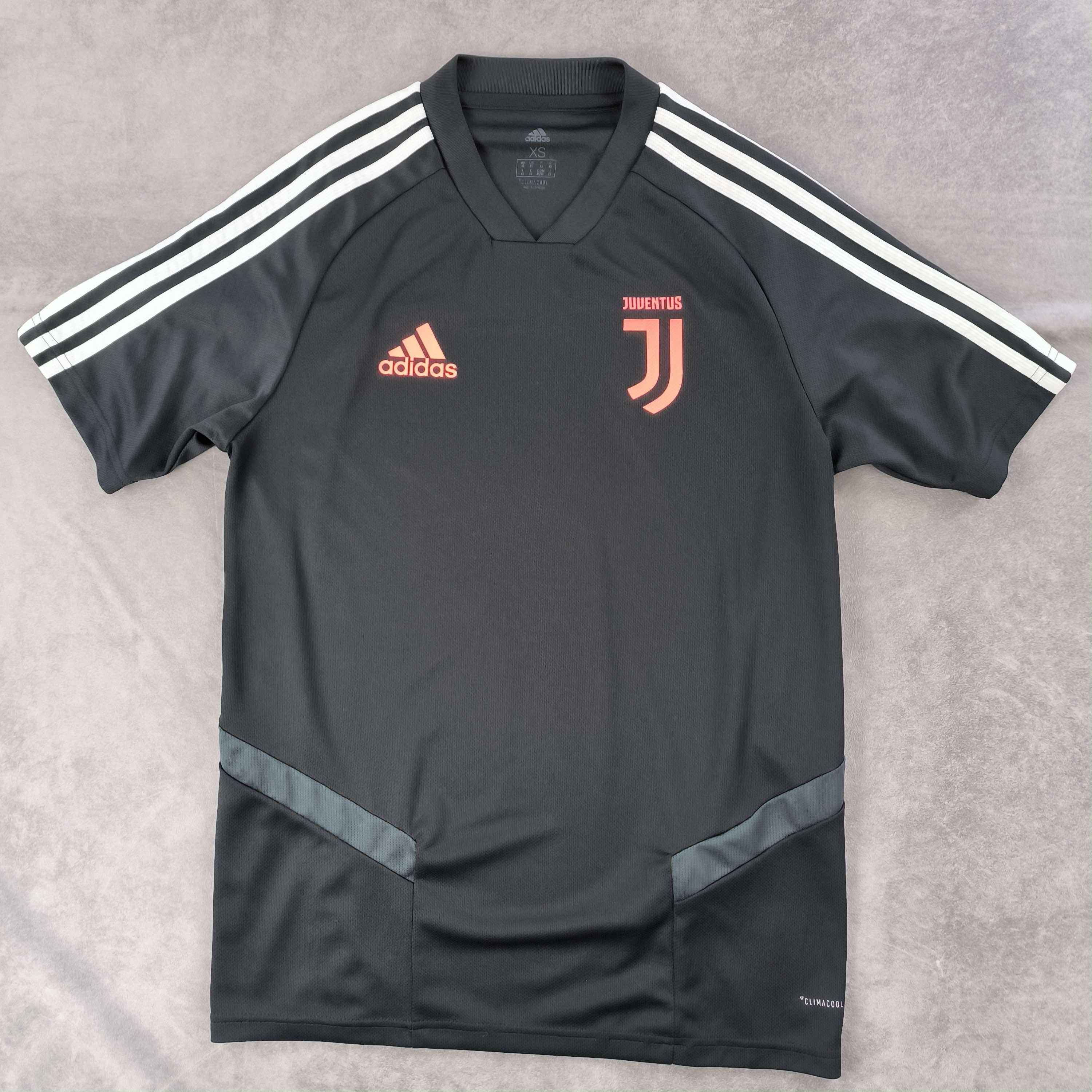 Adidas Juventus 2019-20 Adidas training football jersey size XS Size US XS / EU 42 / 0 - 1 Thumbnail