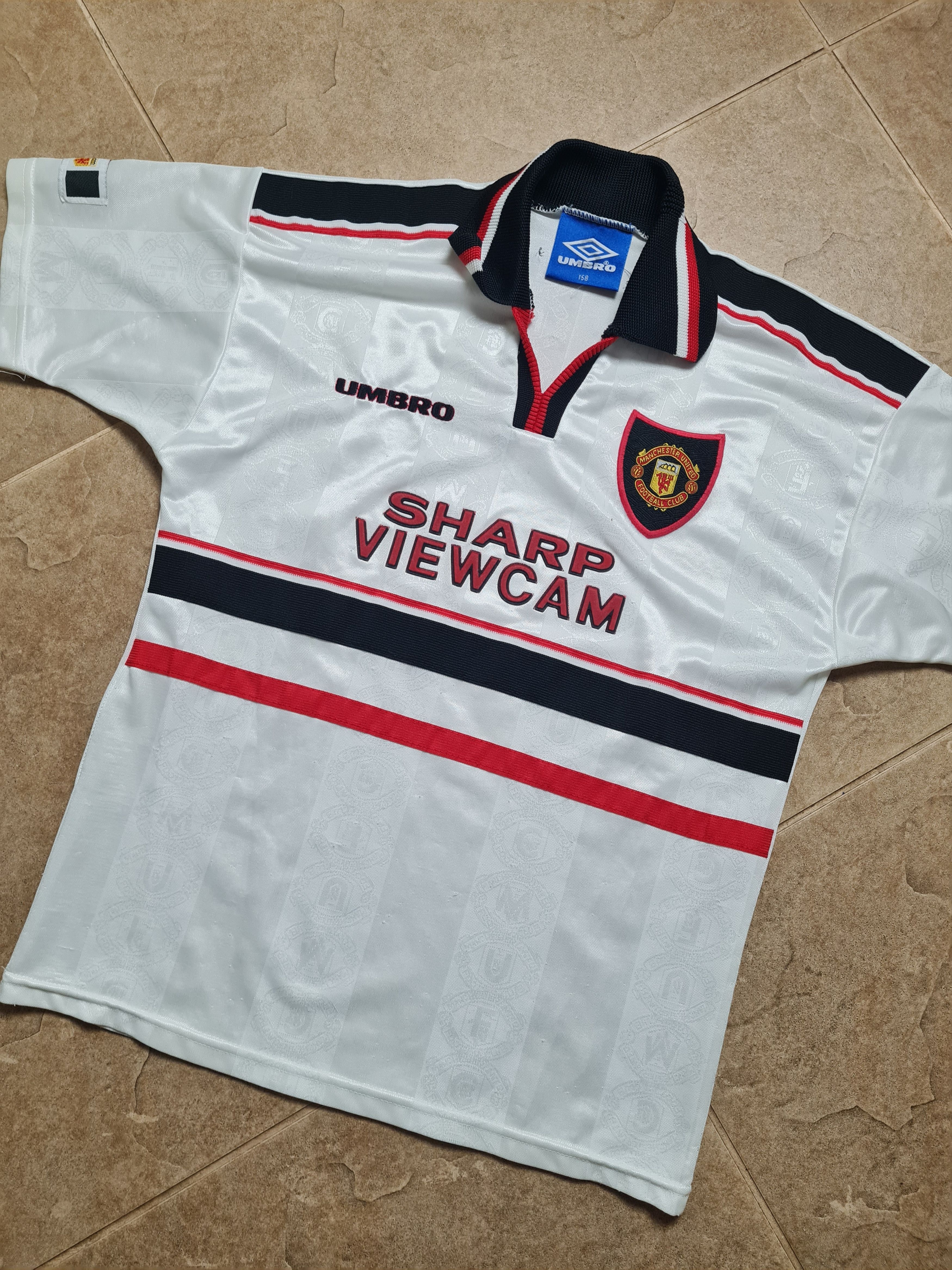 Umbro Manchester United Away Football Shirt 1997 – 1999 Size US S / EU 44-46 / 1 - 3 Thumbnail