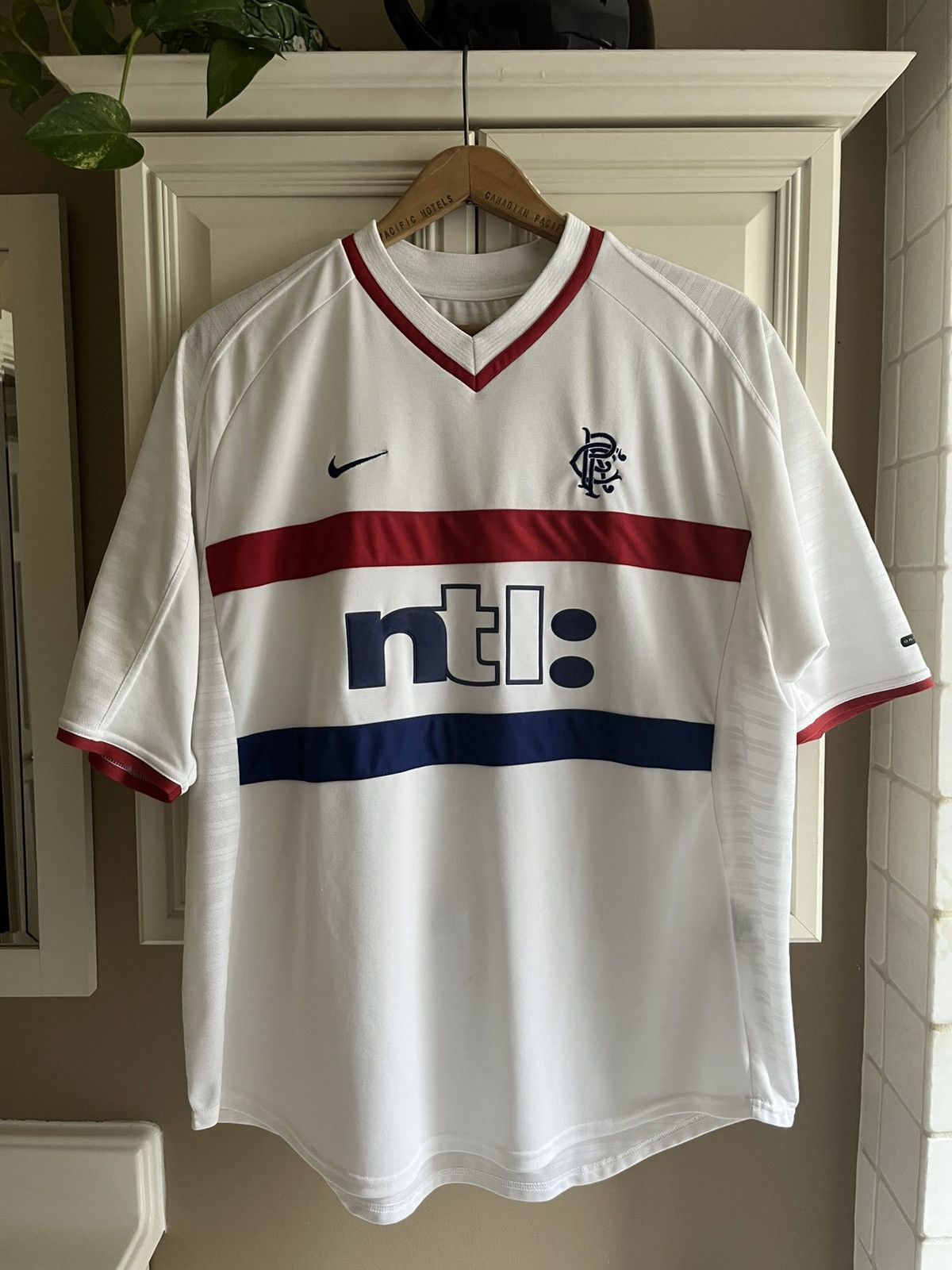 Vintage Nike Glasgow Rangers 2000/01 Away Soccer Jersey