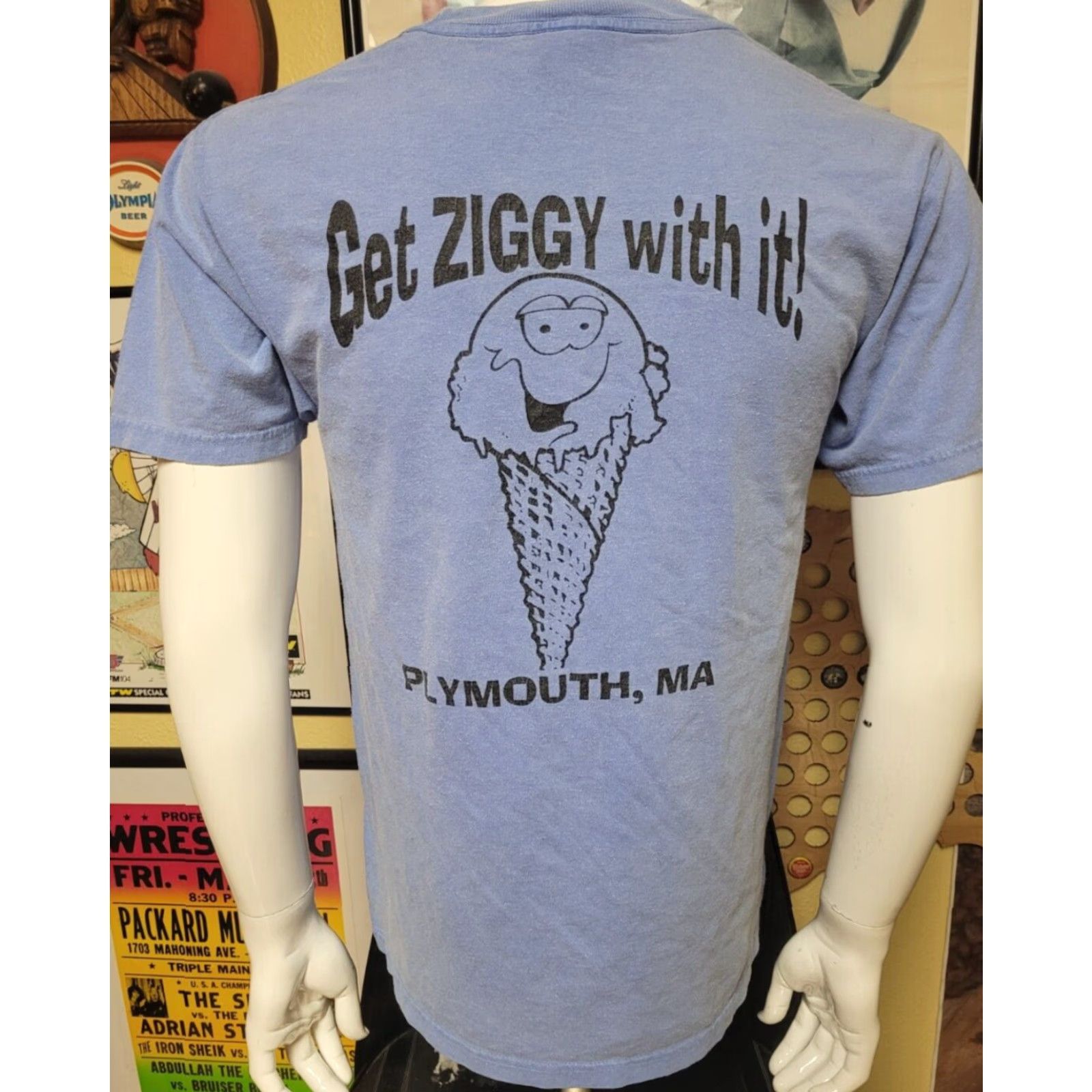 Comfort Colors Ziggys Food Drink Ice Cream T Shirt Small Plymouth MA Get Ziggy With It Shirt Mens S Blue Cotton Graphic Tee Ice Cream Dairy 90s Theme Size US S / EU 44-46 / 1 - 3 Thumbnail