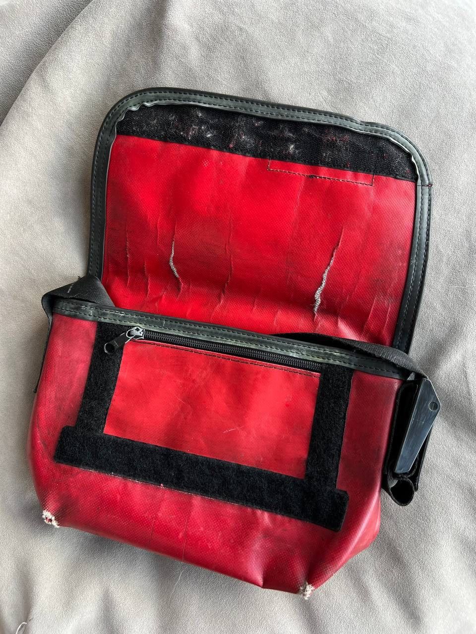 Freitag Freitag F41 Vintage Distressed Bag Messenger Red Size ONE SIZE - 3 Thumbnail
