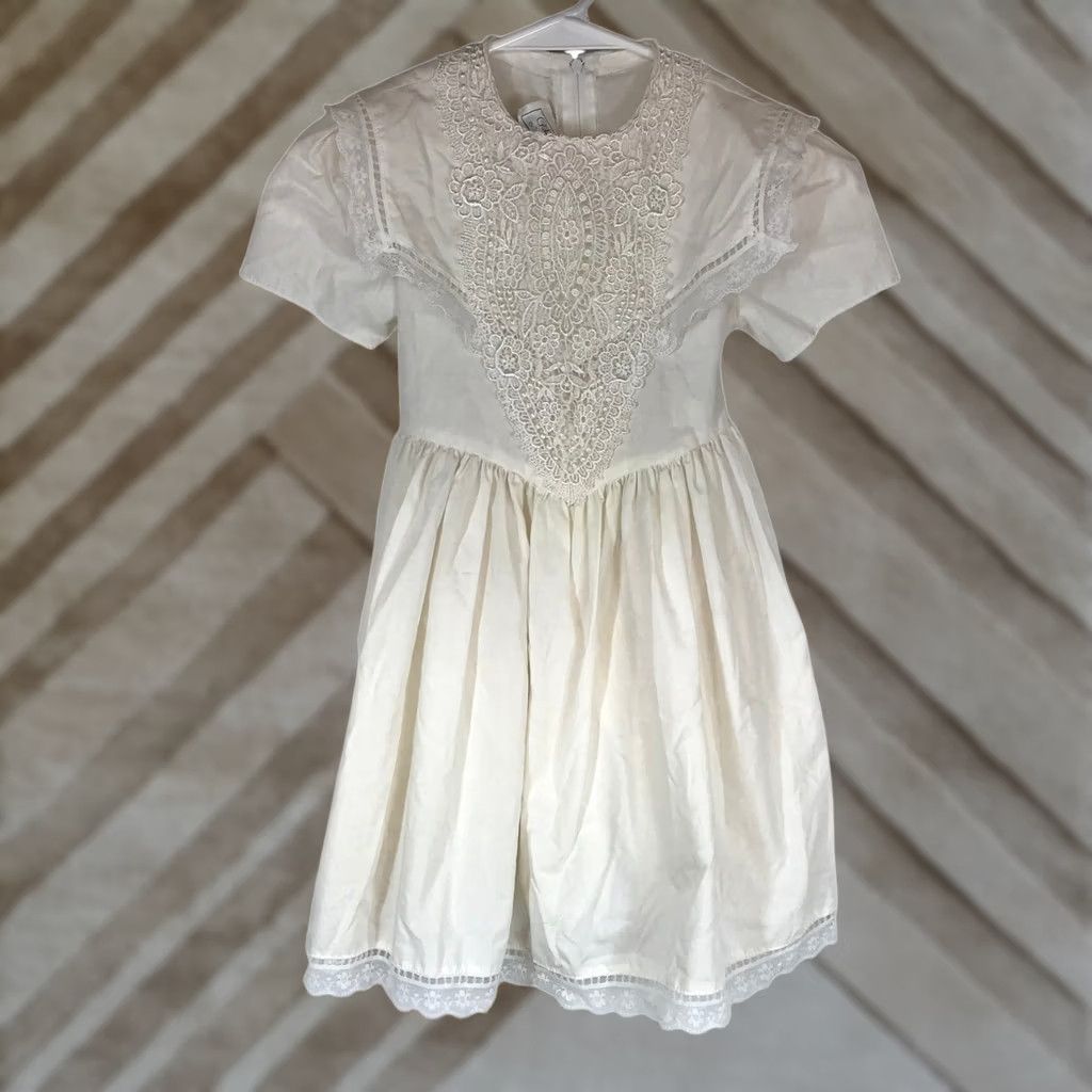 Vintage VINTAGE Gunne Sax Girls Dress Ivory Lace Prairie 4 USA Short Sleeve 1980s Victorian Style Garden Party Girls Size ONE SIZE - 1 Thumbnail