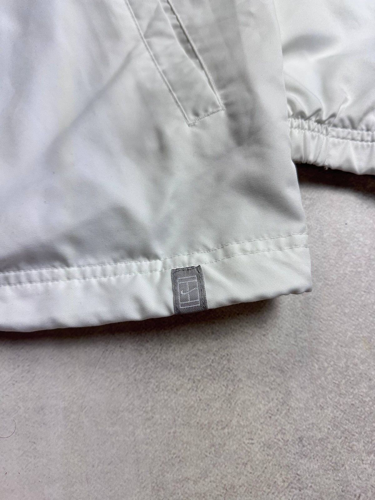 Nike Vintage 90s Nike Challage Court Nylon Track Jacket L Size US L / EU 52-54 / 3 - 7 Thumbnail