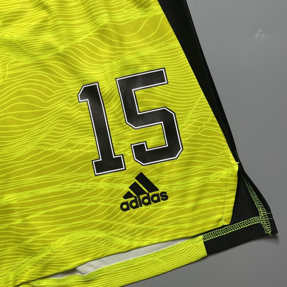 Adidas CELTIC ADIDAS 2021/2022 FOOTBALL GOALKEEPER SHORTS #15 HART Size US 34 / EU 50 - 3 Thumbnail